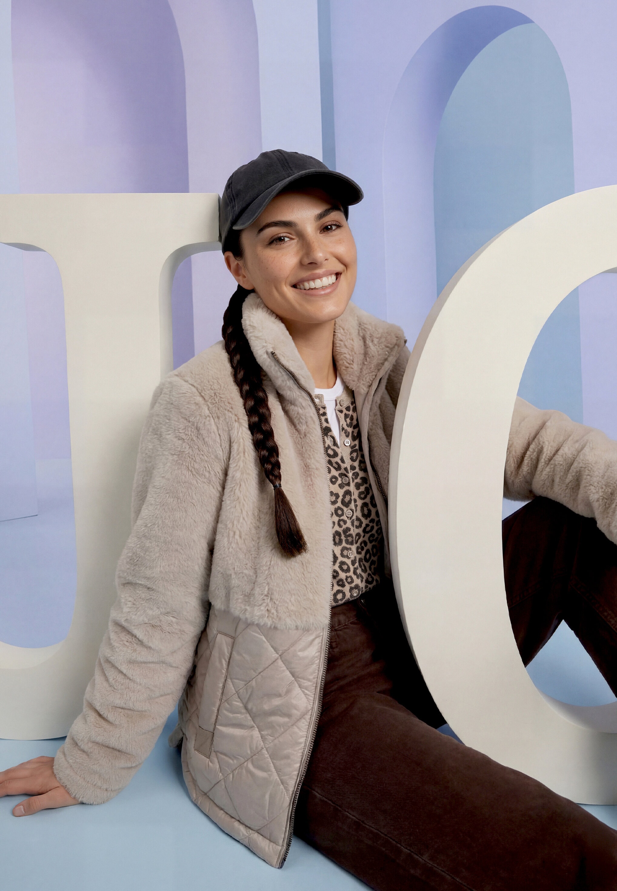 Amber & June Plüschjacke »Plüschjacke mit Stehkragen«