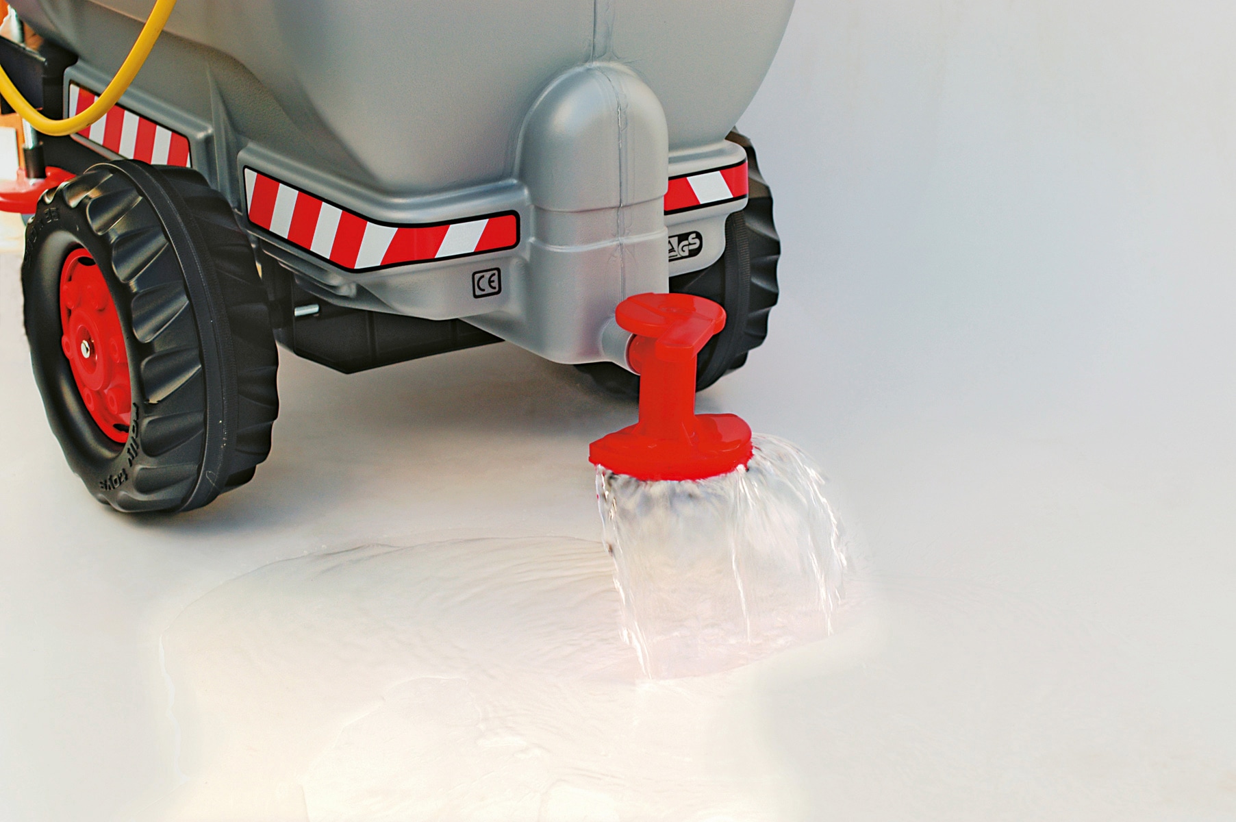 rolly toys® Kinderfahrzeug-Anhänger »Pompa«, Tanker für Trettraktoren