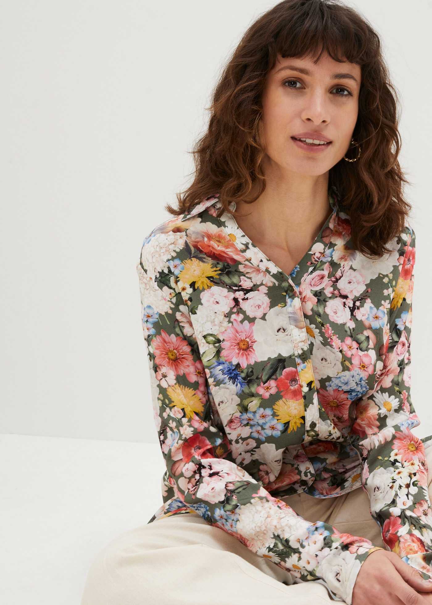 bonprix Longbluse »Longbluse aus fließender Viskose« Longbluse aus fließender Viskose