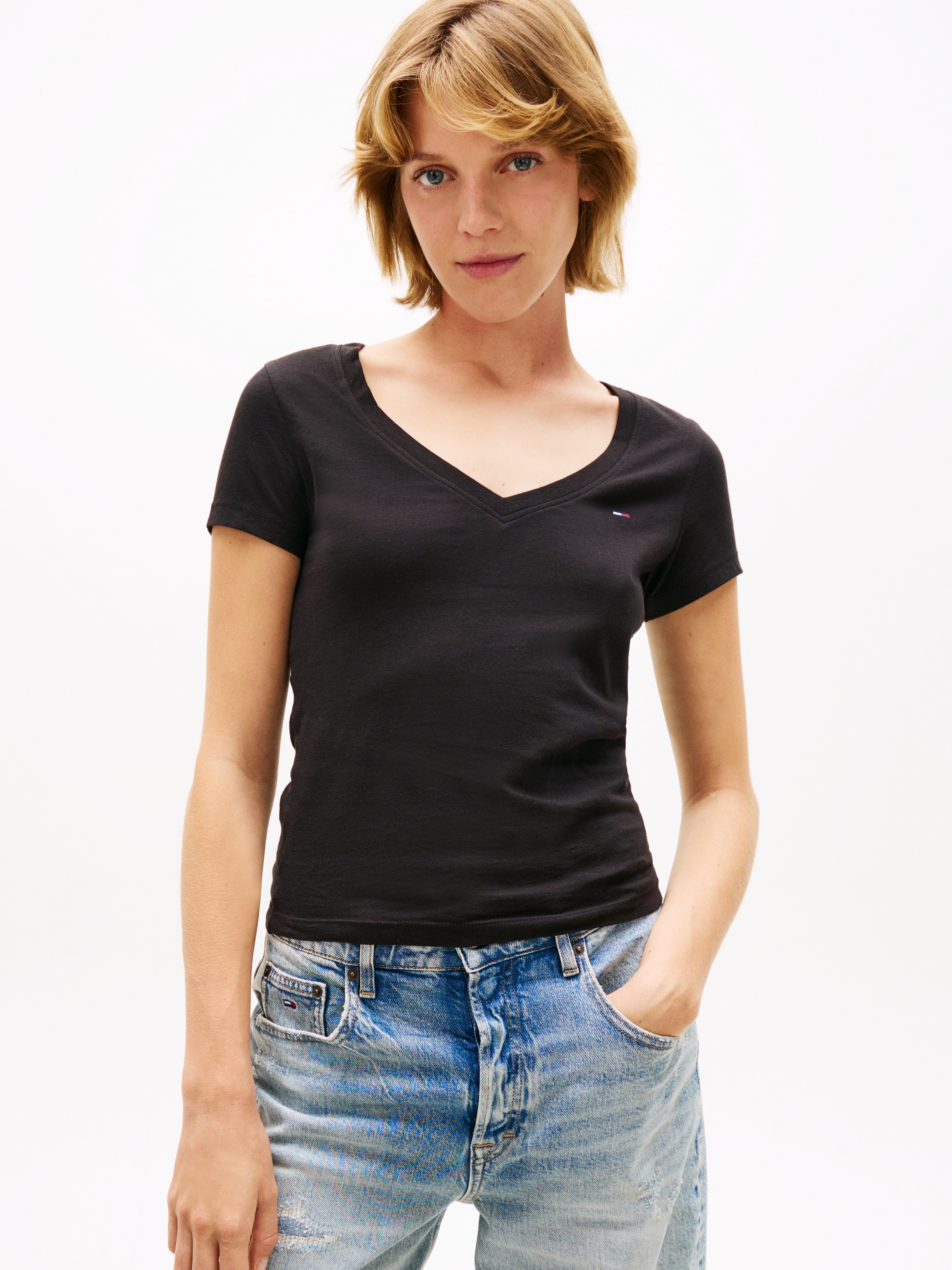 Tommy Jeans T-Shirt »TJW 2PACK V-NECK TEE« Packung, 2-er Pack, 2 Stk. mit Logostickerei