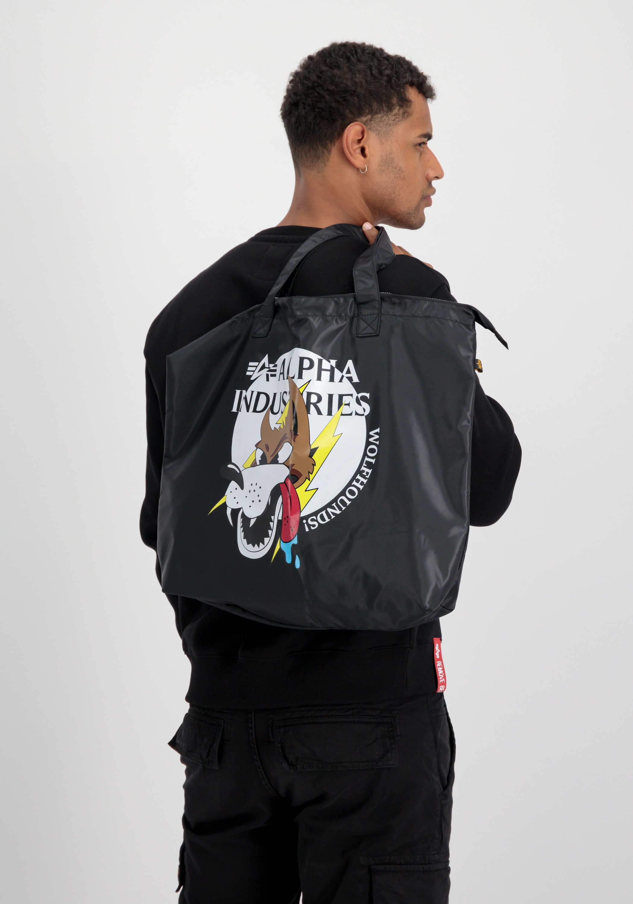 Alpha Industries Tragetasche »Wolfhounds Zip Shopper« in schwarz, Größe onesize