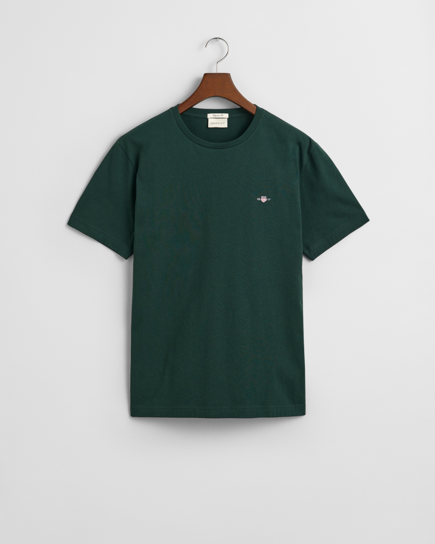 Gant T-Shirt »REG SHIELD SS T-SHIRT«, mit Logostickerei auf der Brust