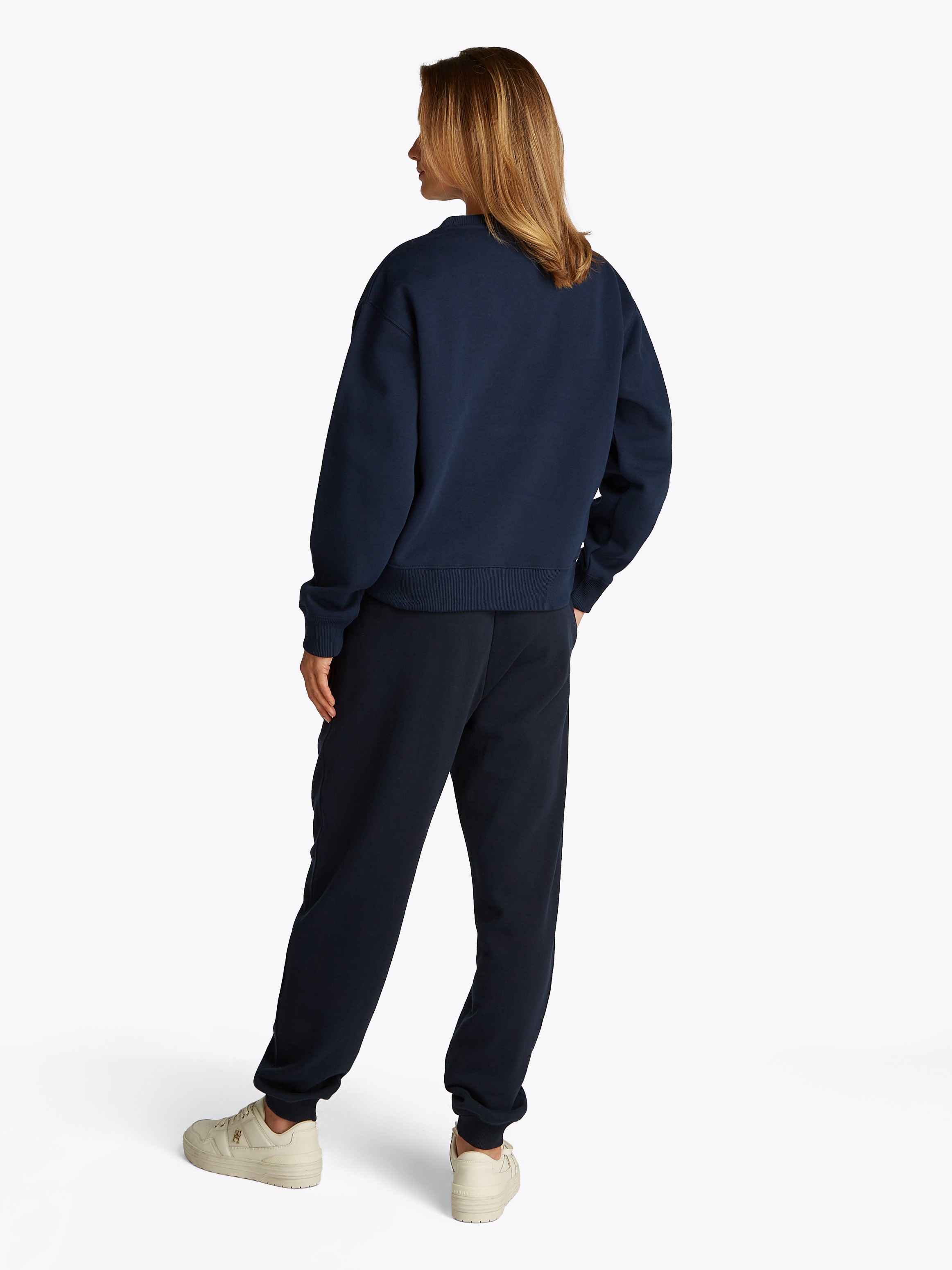 Tommy Hilfiger Sweatshirt »MDRN REG CORP LOGO C-NK SWTSHRT«, mit Logoschriftzug