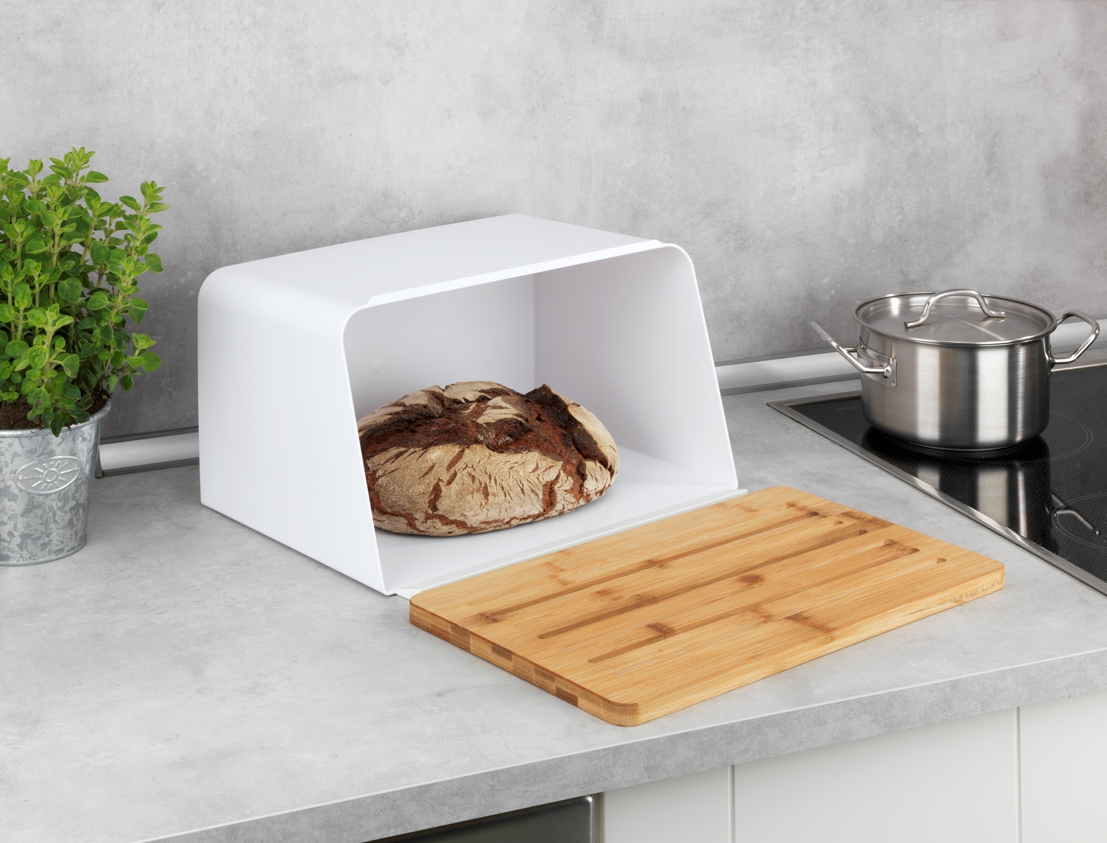WENKO Brotkasten »Modell Kubo«, (1 tlg.), moderne Brotbox mit integriertem Schneidebrett als Deckel