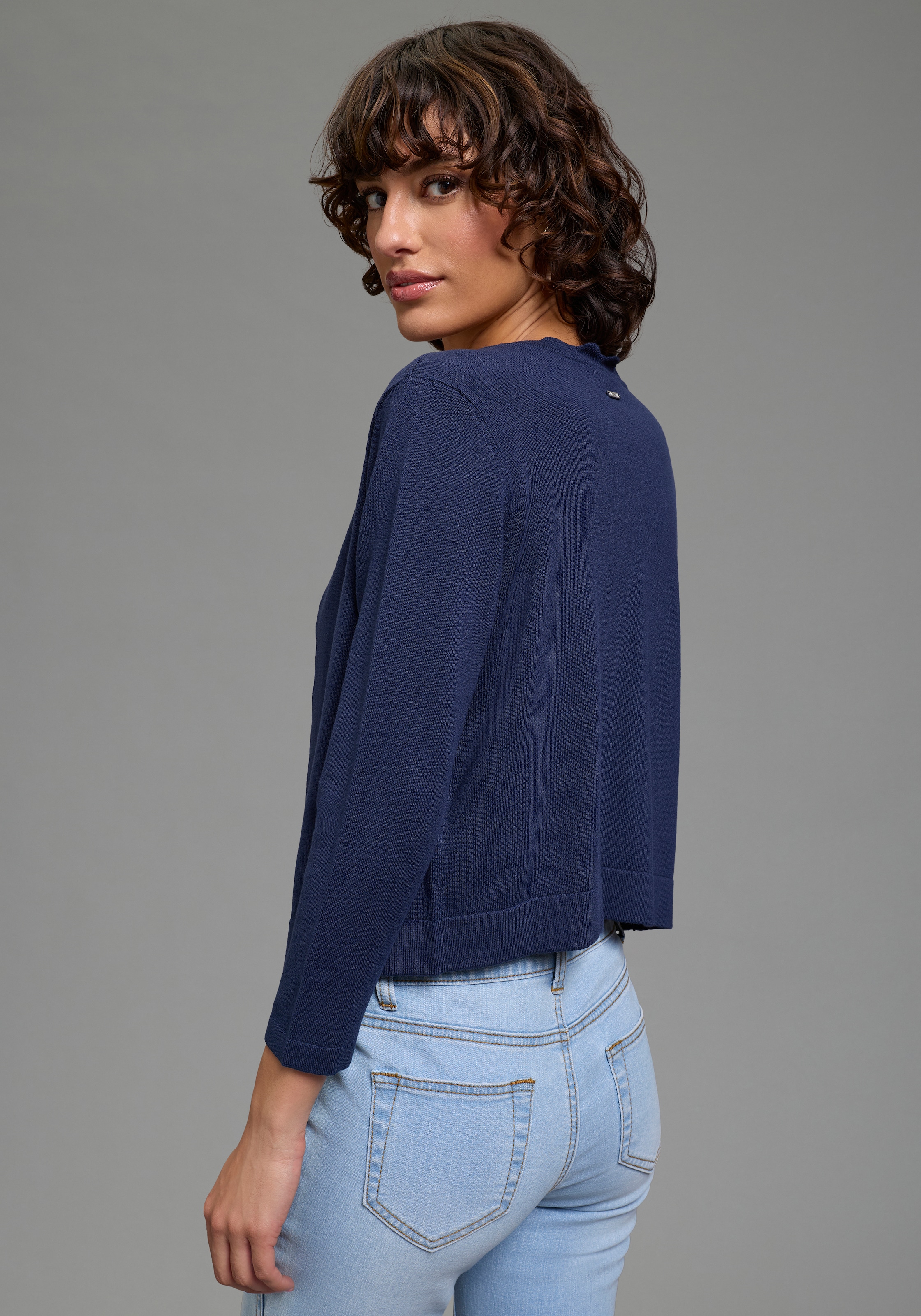 Laura Scott Strickjacke mit femininer Wellenkante