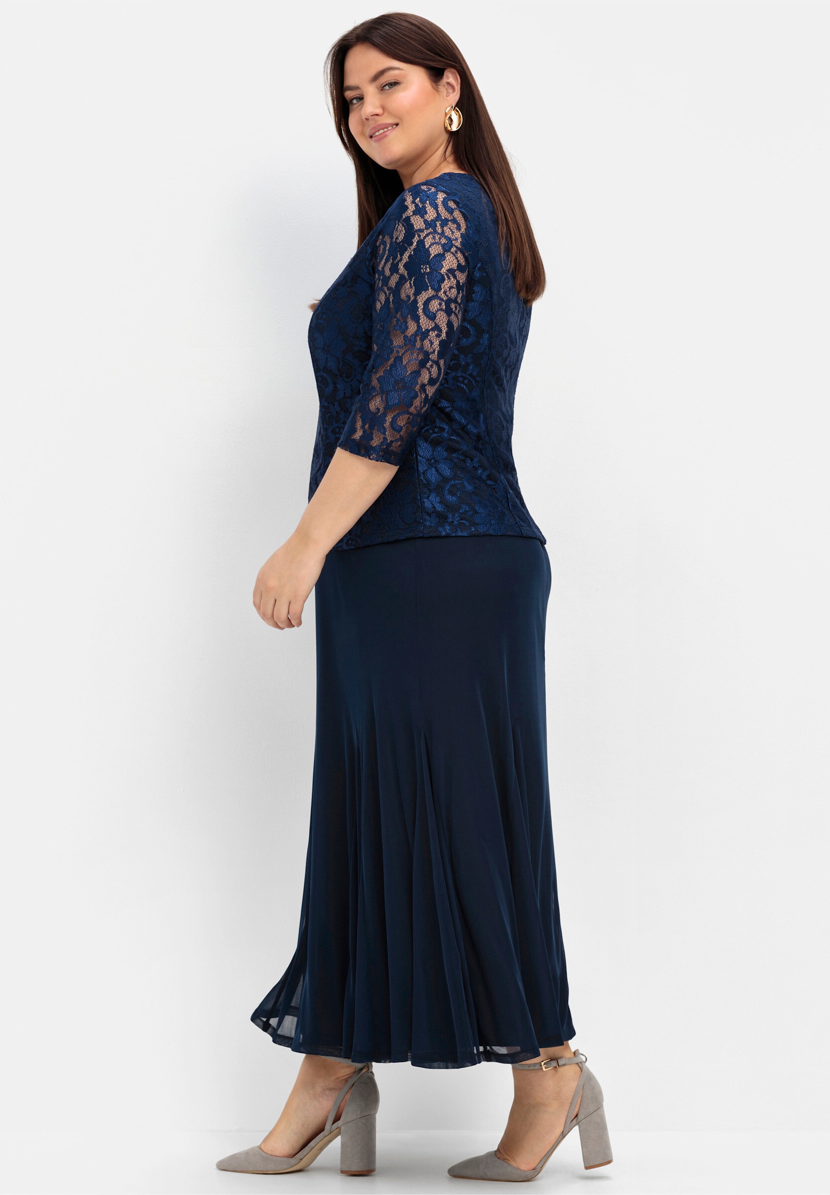 Sheego Maxikleid »Abendkleid Abendkleid mit Spitze und Mesh« Ohne Tasche mit floraler Spitze
