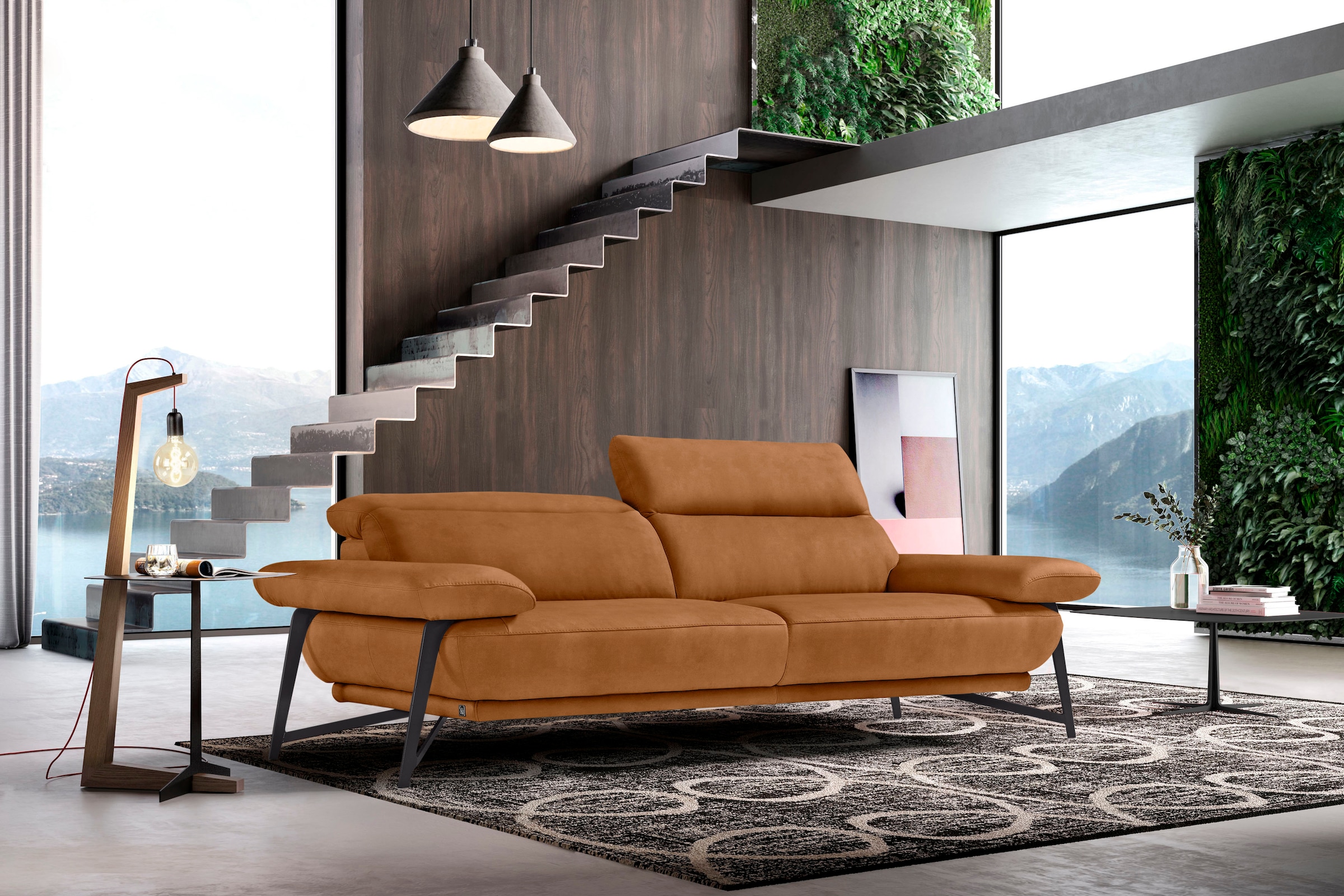 Egoitaliano 2,5-Sitzer »Anais, Designsofa mit erstklassigem Sitzkomfort, Fußfarbe schattengrau« Kopfteil verstellbar, 232 cm, Luxus-Microfaser Lederoptik, brandy