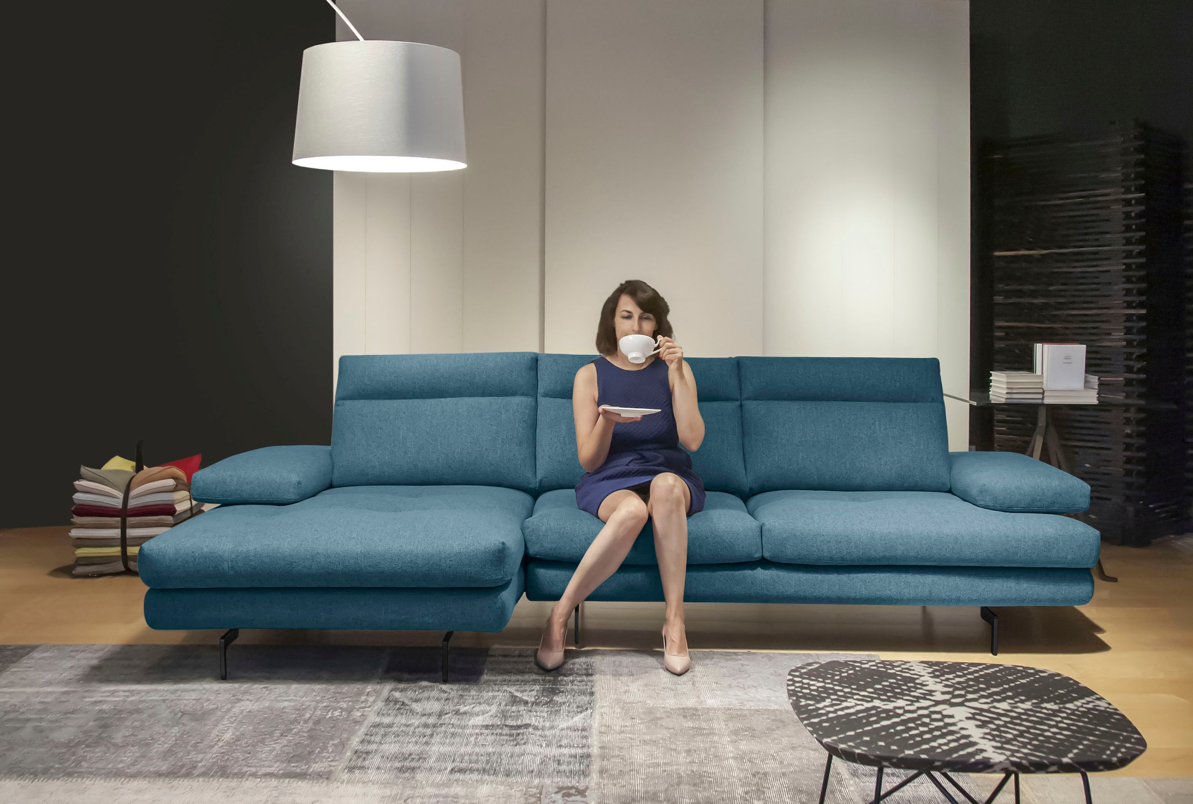 CALIA ITALIA Ecksofa »Toby Wing, L-Form, Multifunktionssofa, edel und bequem« inkl. Sitztiefenverstellung und Armlehnfunktion, Füße in schwarz matt