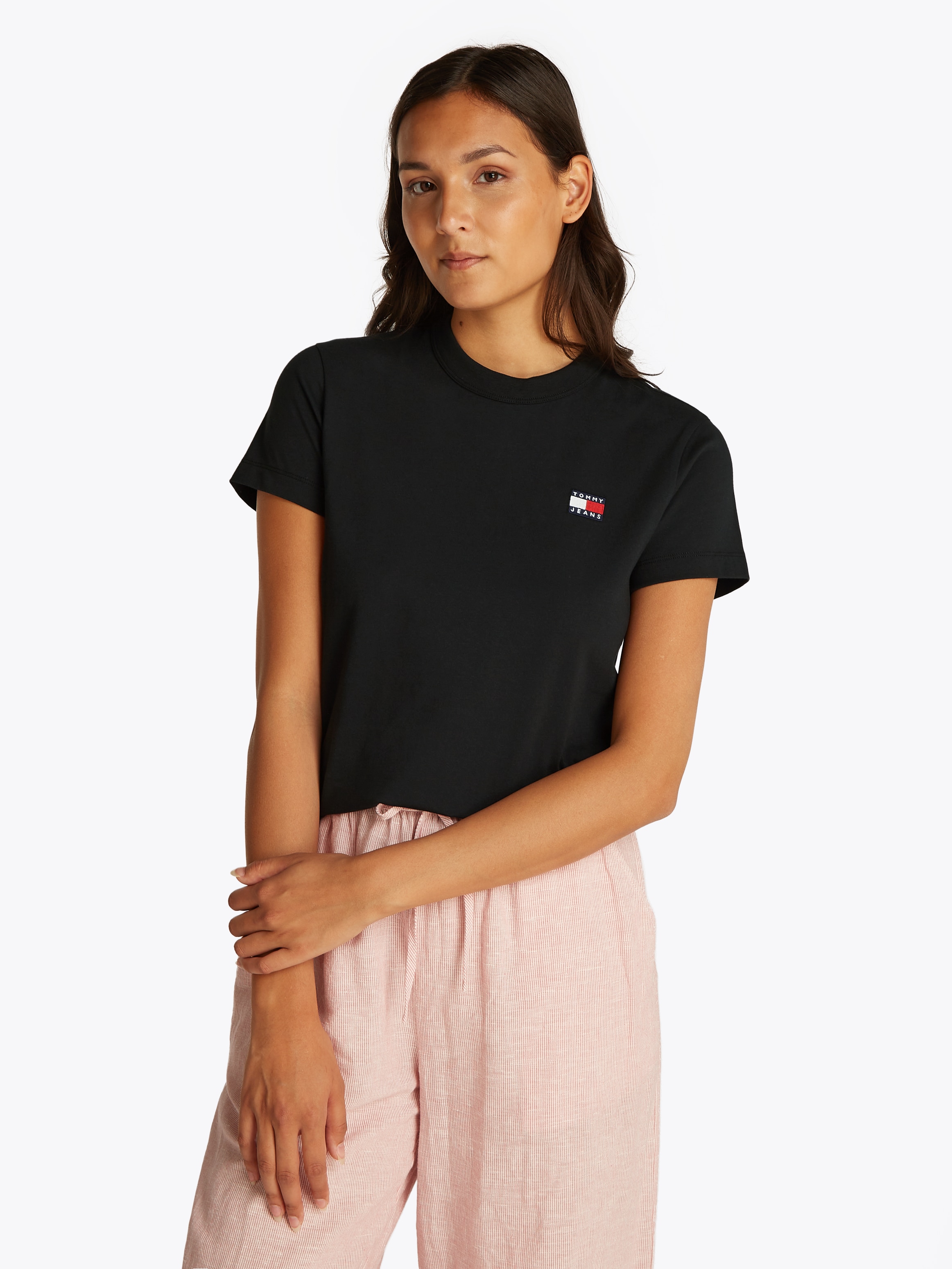 Tommy Jeans T-Shirt »TJW REG BADGE TEE«, mit Logo-Badge
