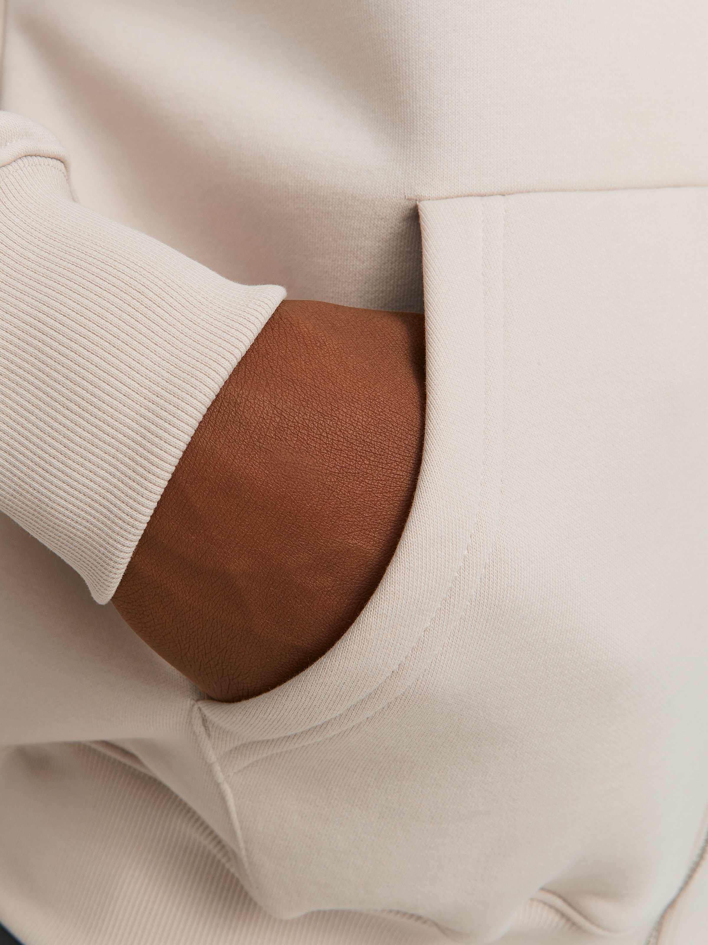 Jack & Jones Kapuzensweatjacke »JJEURBAN EDGE SWEAT ZIP HOOD NOOS« mit Rippbündchen