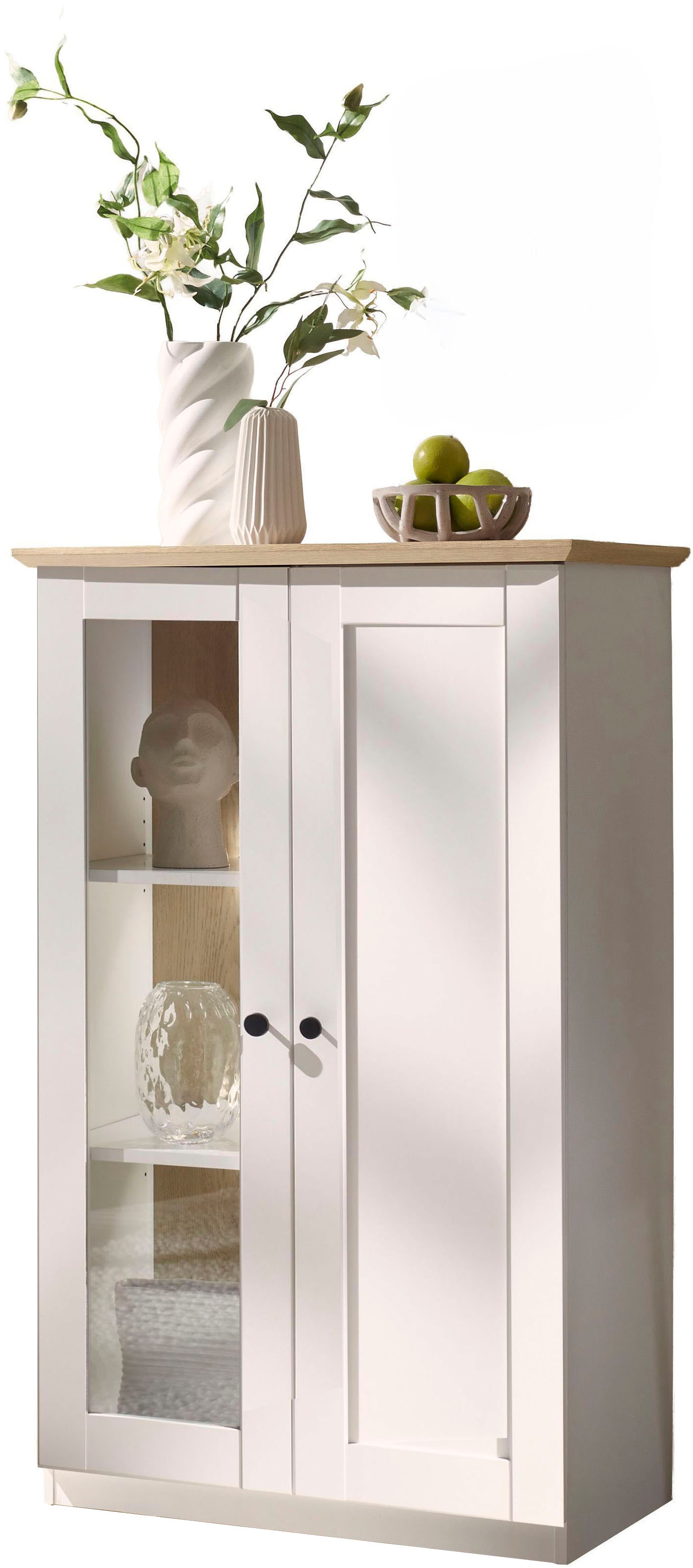 OTTO home Vitrine »Brest, Standvitrine im Landhausstil, Glasvitrine, Vitrinenschrank« schwarze Metallgriffe, ausreichend Stauraum, Glastür, 123 cm hoch