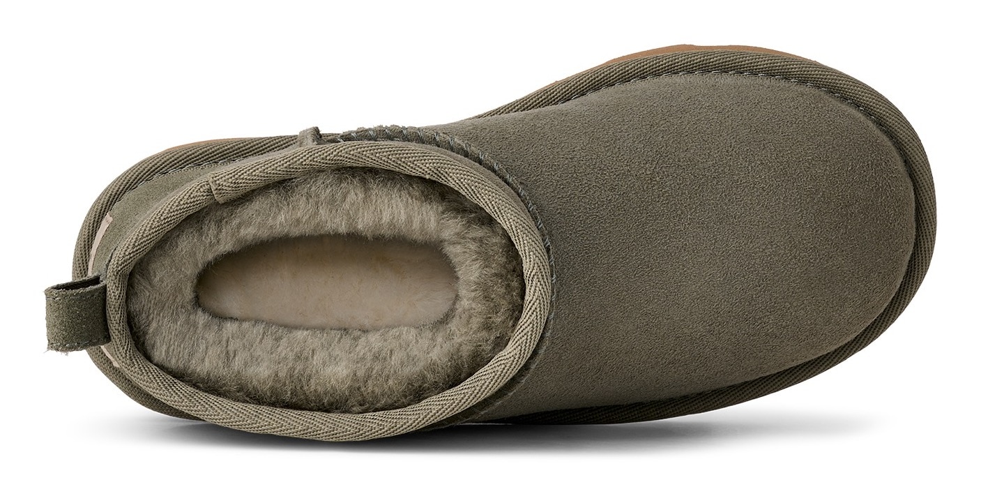 UGG Winterboots »Classic Ultra Mini«, Schlupfstiefel, Winterstiefel, Boots mit Lammfellfutter
