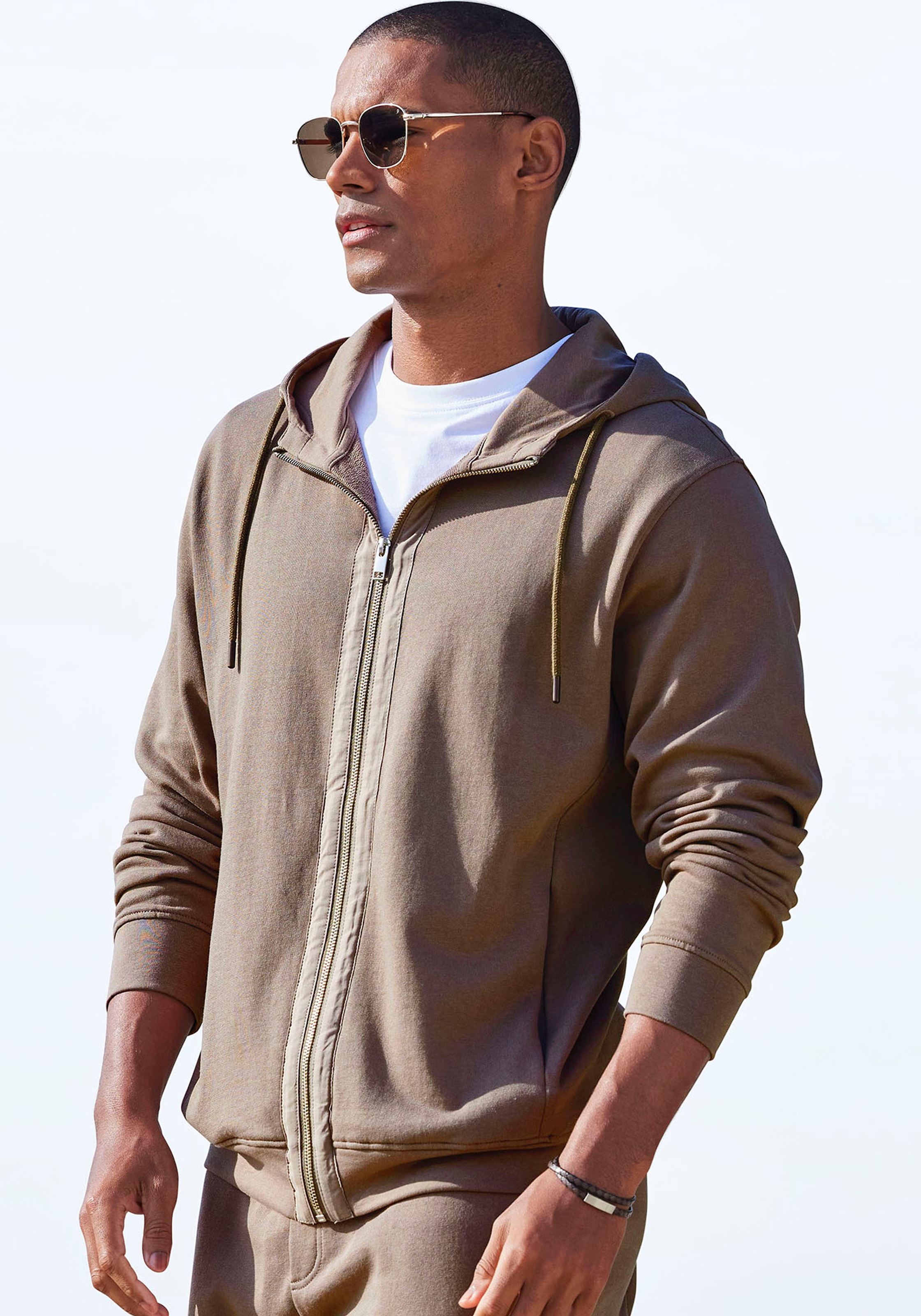 AUTHENTIC LE JOGGER Kapuzensweatjacke, Sweatjacke mit Eingrifftaschen aus Baumwoll-Mix