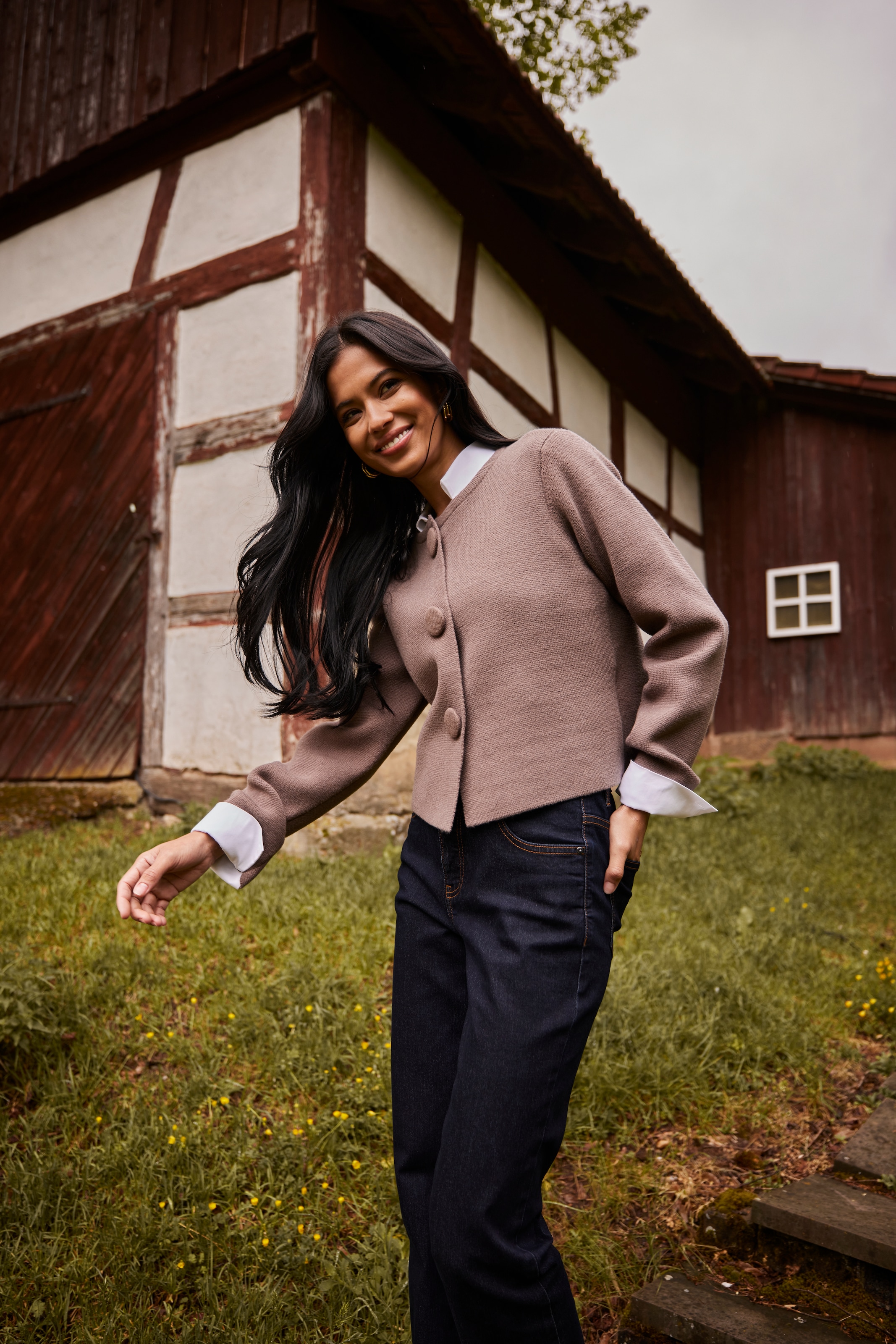 Aniston SELECTED 5-Pocket-Jeans in Straight-Form und dunkler, moderner Waschung - NEUE KOLLEKTION