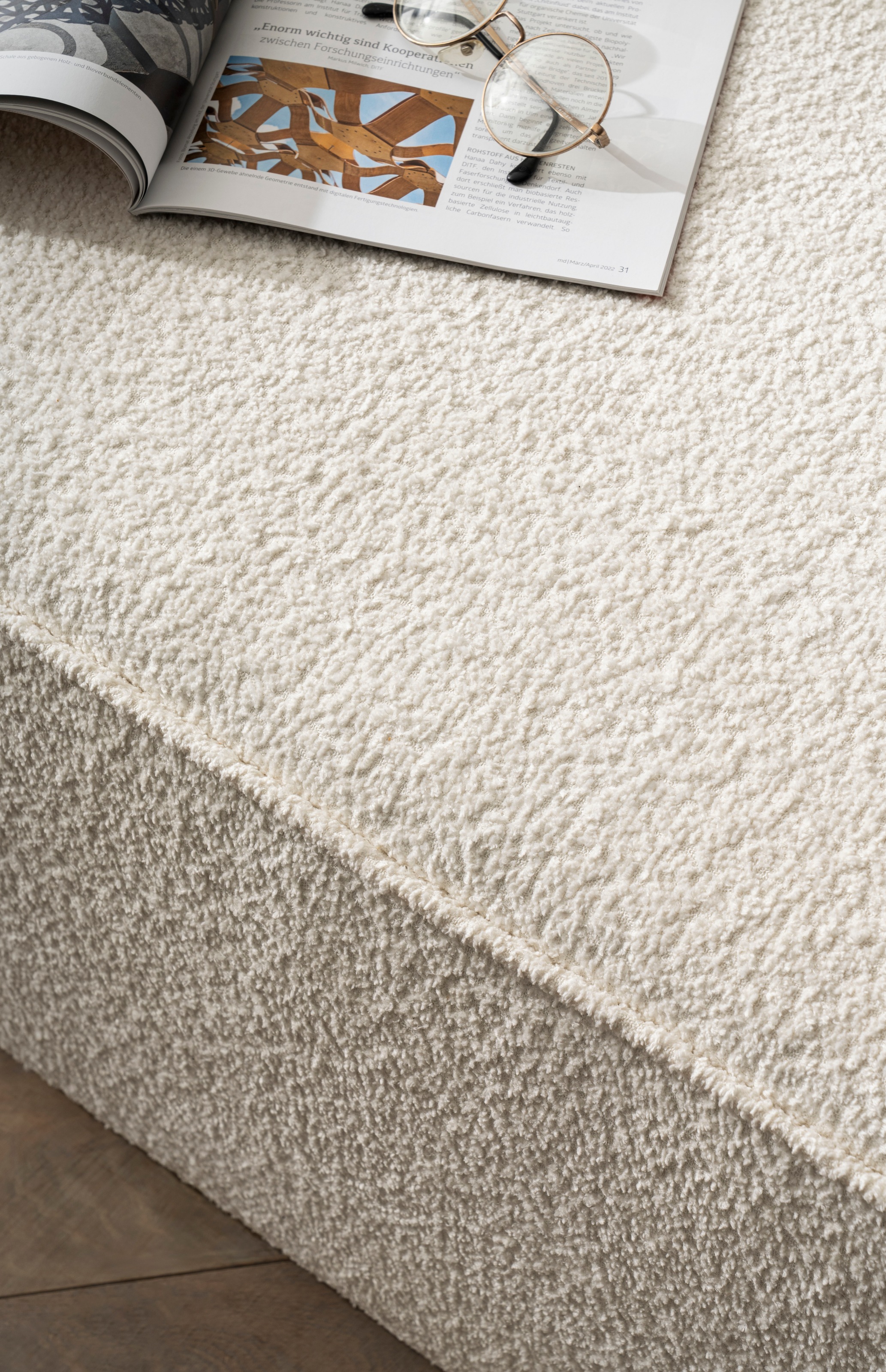 LeGer Home by Lena Gercke 2,5-Sitzer »ISALIE, rundes Loungesofa, mit Kissen, perfekt gepolstert«, moderne Stoffe, mit 4 Zierkissen, extra große Sitzfläche
