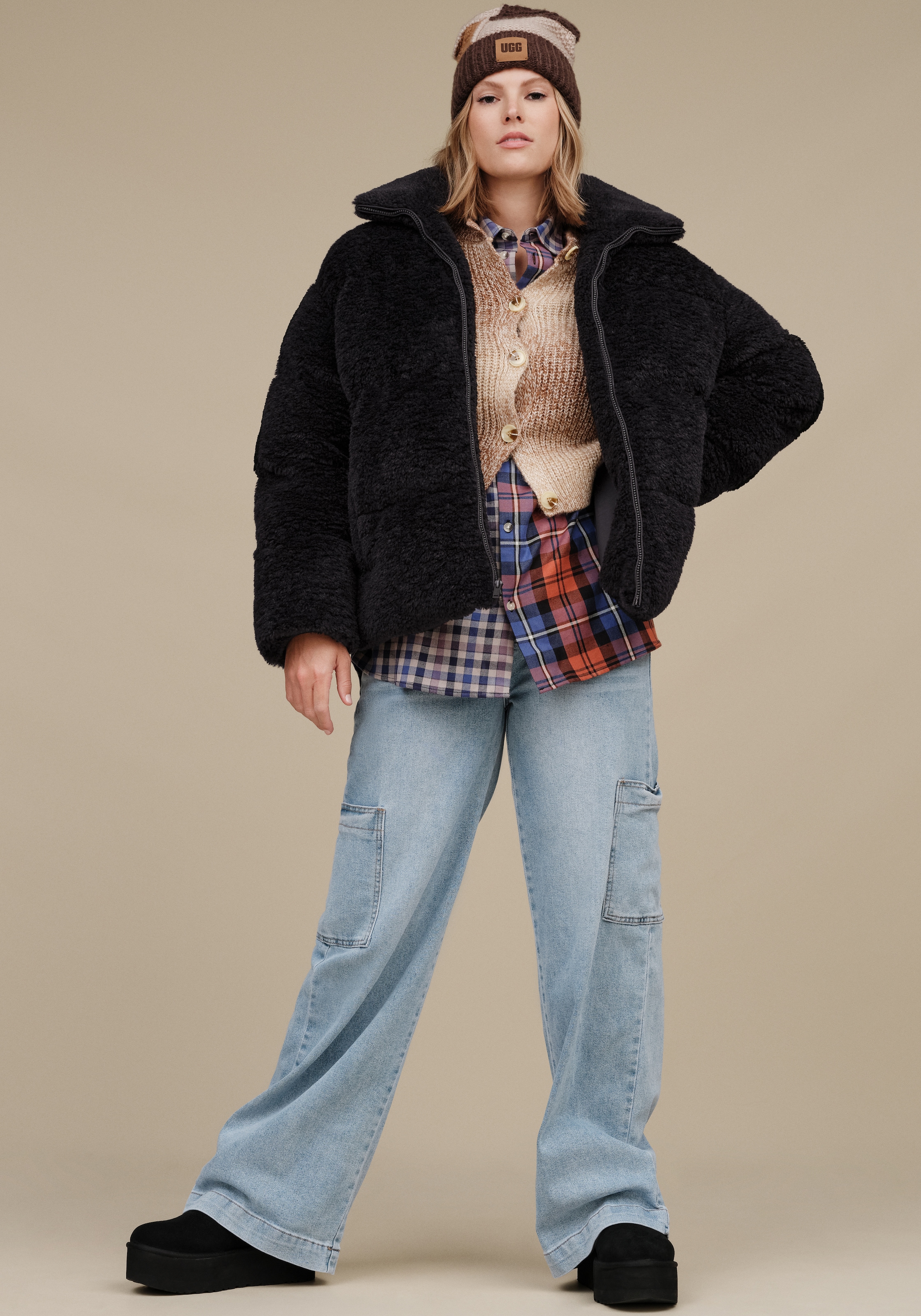 Plüschjacke »W EMMALYN UGGFLUFF PUFFER JACKET«, mit Stehkragen