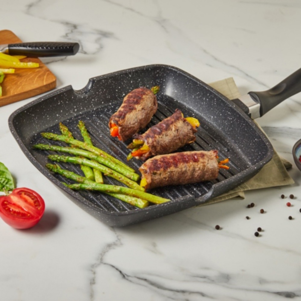 RESTO Kitchenware Grillpfanne »Meridiana, quadratische Steak Pfanne mit Ausguss«, Aluminiumguss, (1 tlg.), Bratpfanne, Eckpfanne mit Marmor-Antihaftbeschichtung