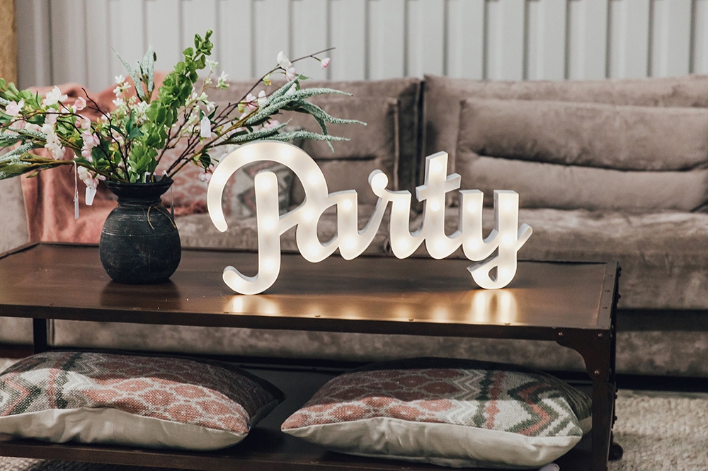 MARQUEE LIGHTS LED Dekolicht »Party«, 25 flammig, Leuchtmittel LED-Modul | LED fest integriert, Wandlampe, Tischlampe Feier, Fest 25 Leuchtmittel - 65x31 cm
