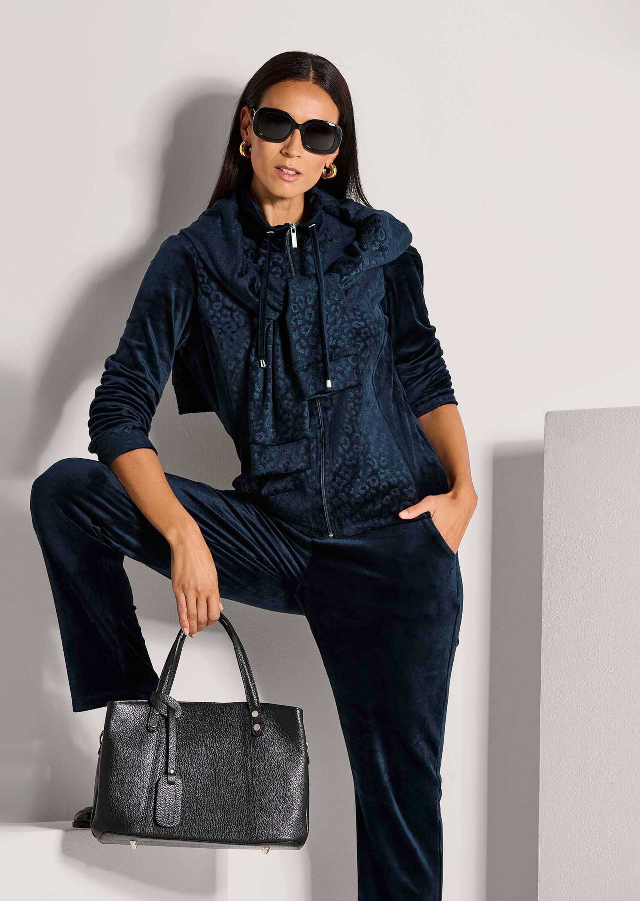 MADELEINE Kurzjacke »Sweatjacke Flauschige Nickijacke mit Reißverschluss« Weiche Nicki-Qualität