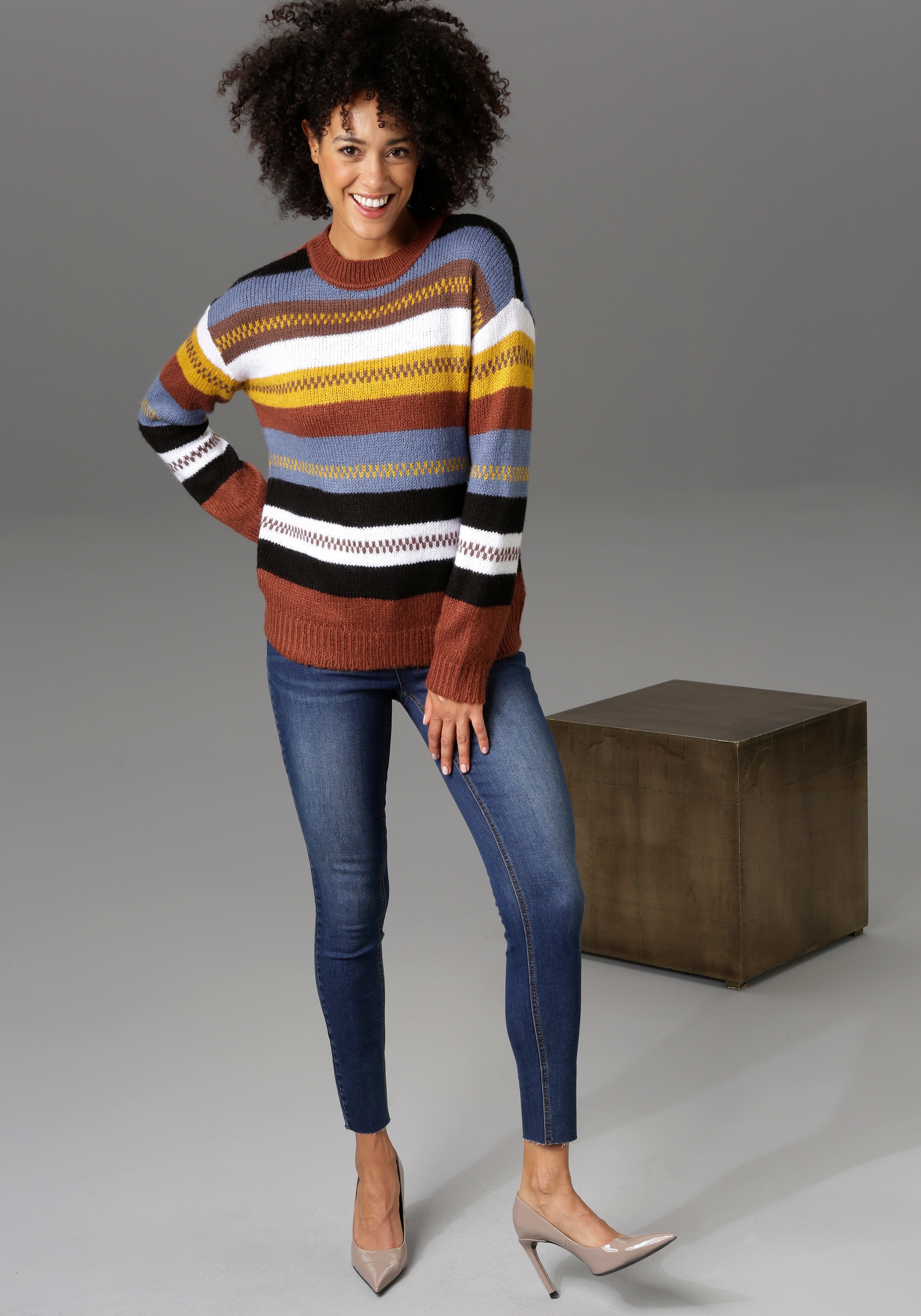 Aniston CASUAL Skinny-fit-Jeans regular waist - mit ausgefransten Beinabschluss