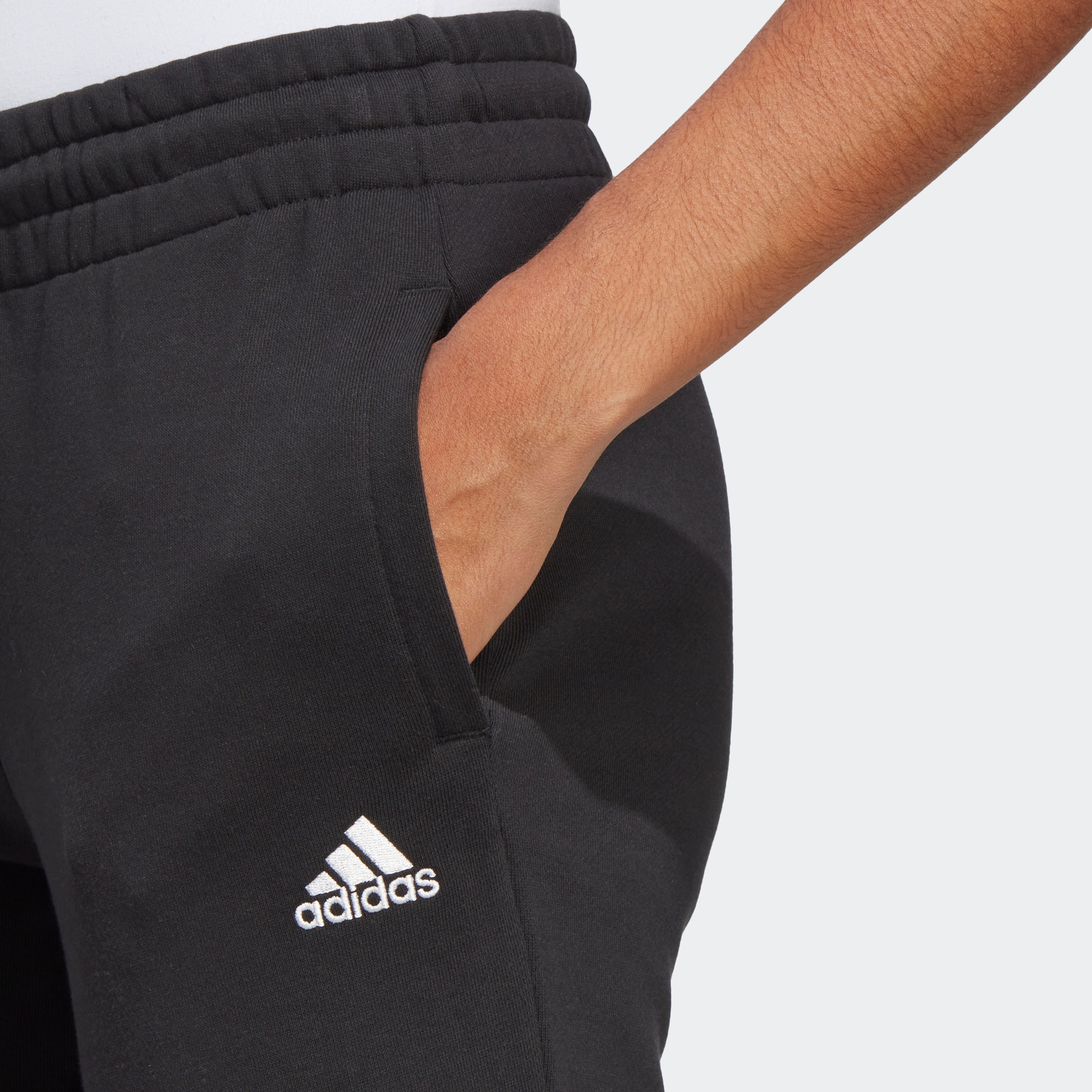 adidas Sportswear Sporthose »ESSENTIALS LINEAR FRENCH TERRY CUFFED HOSE«, (1 tlg.)