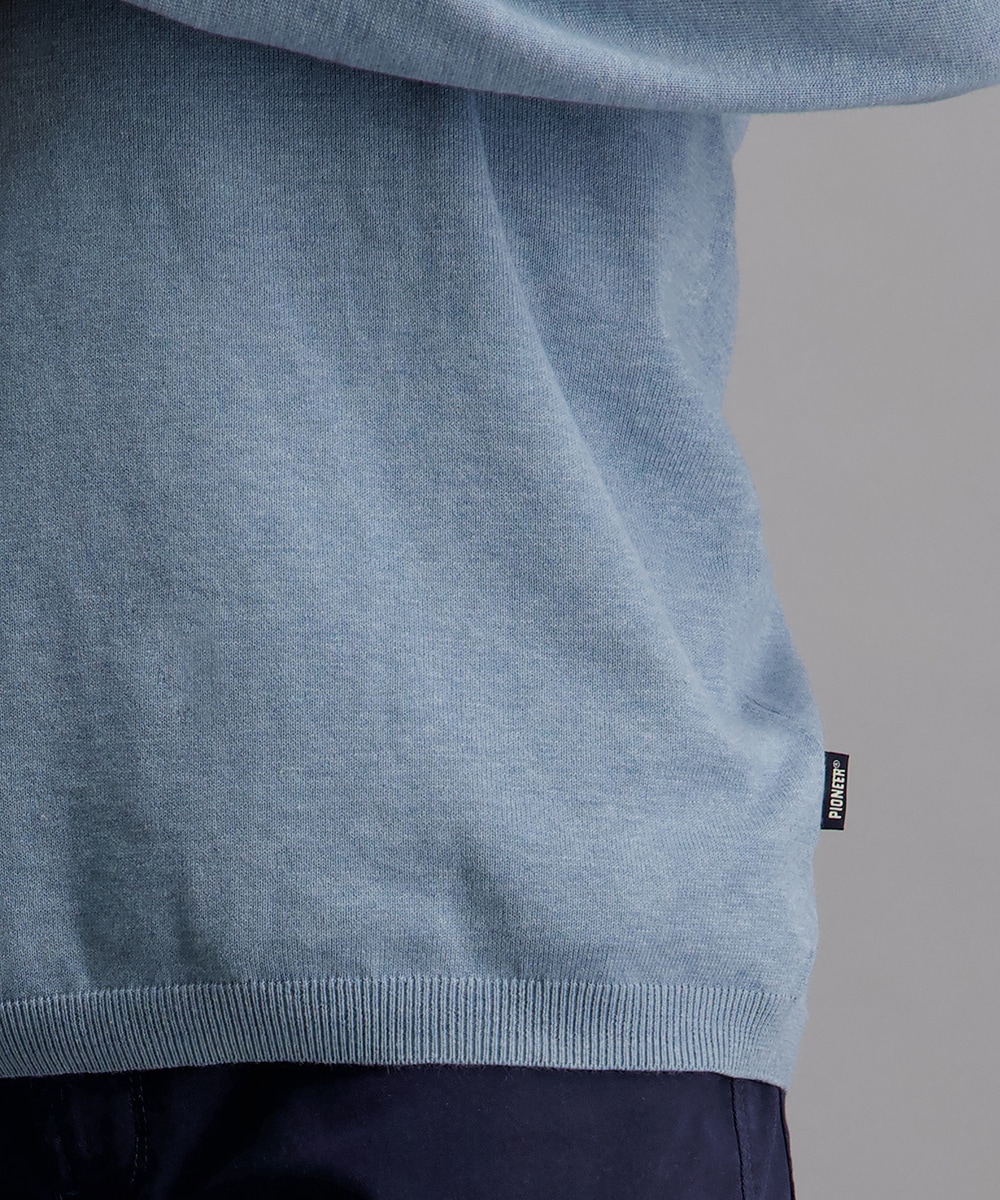 Pioneer Authentic Jeans Rundhalspullover, Ausschnitt mit Rollkante, Außennähte