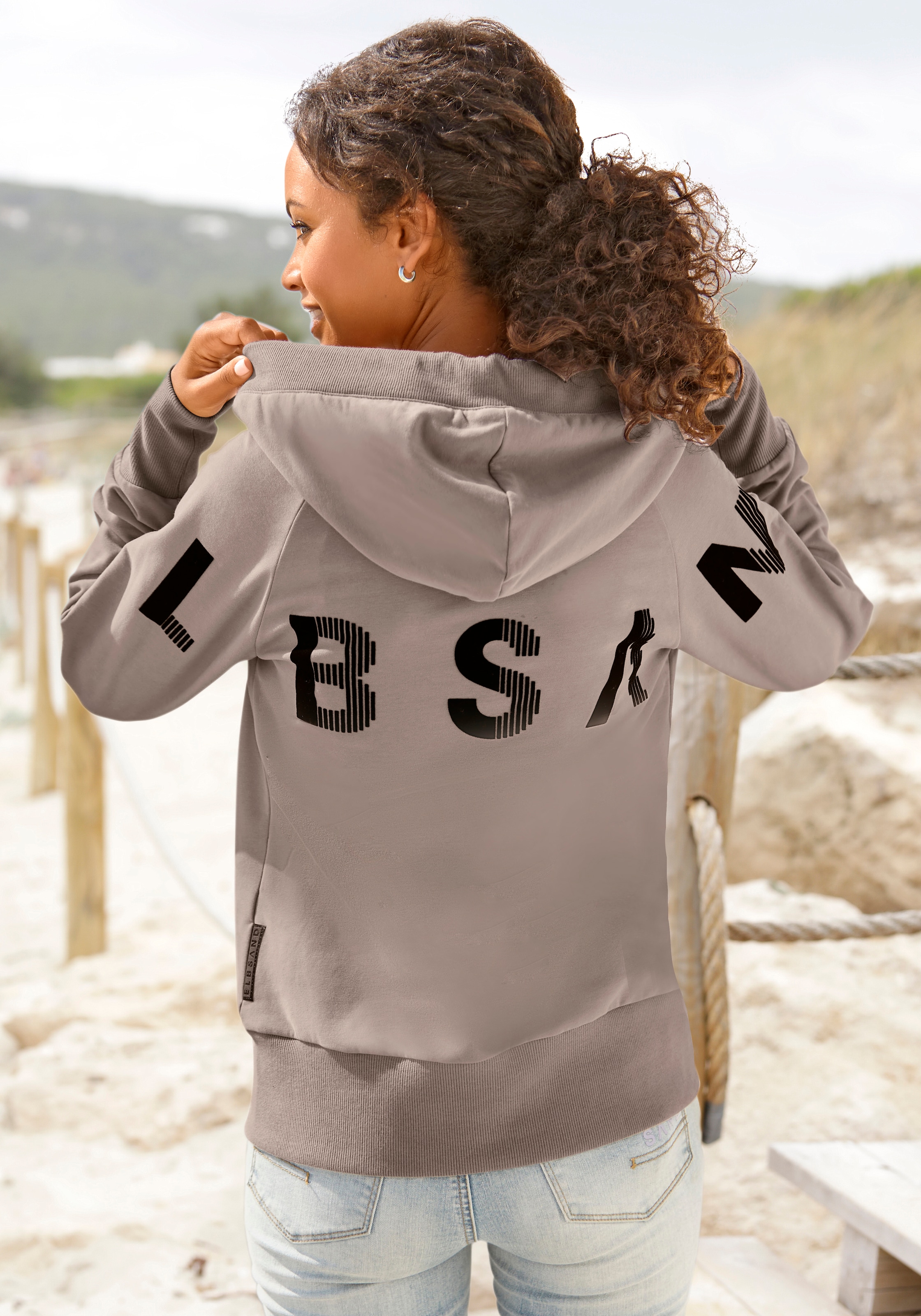 Elbsand Sweatjacke »Kekoa«, mit großem Logodruck hinten, bequeme Freizeitjacke mit Taschen