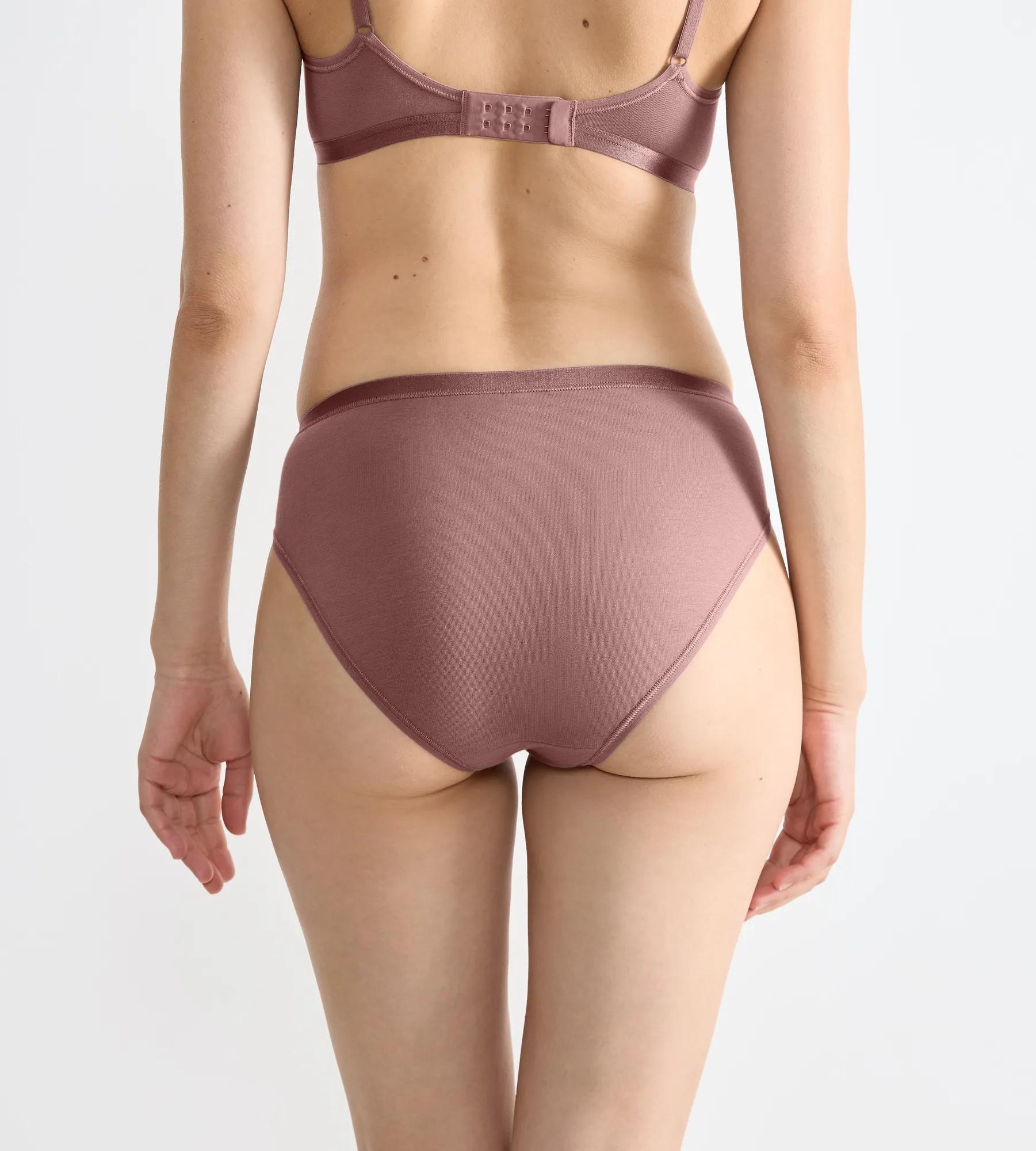 sloggi Tai-Slip »GO Daily Cotton« 3er Pack,  Glanz-Effekt Details, hoher Beinausschnitt, weich, elastisch