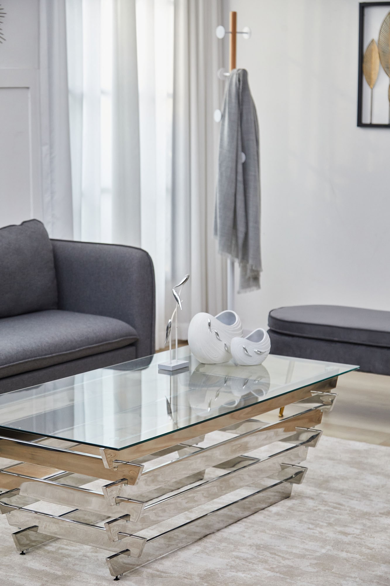 SalesFever Couchtisch, mit Design-Gestell aus Stainless Steel