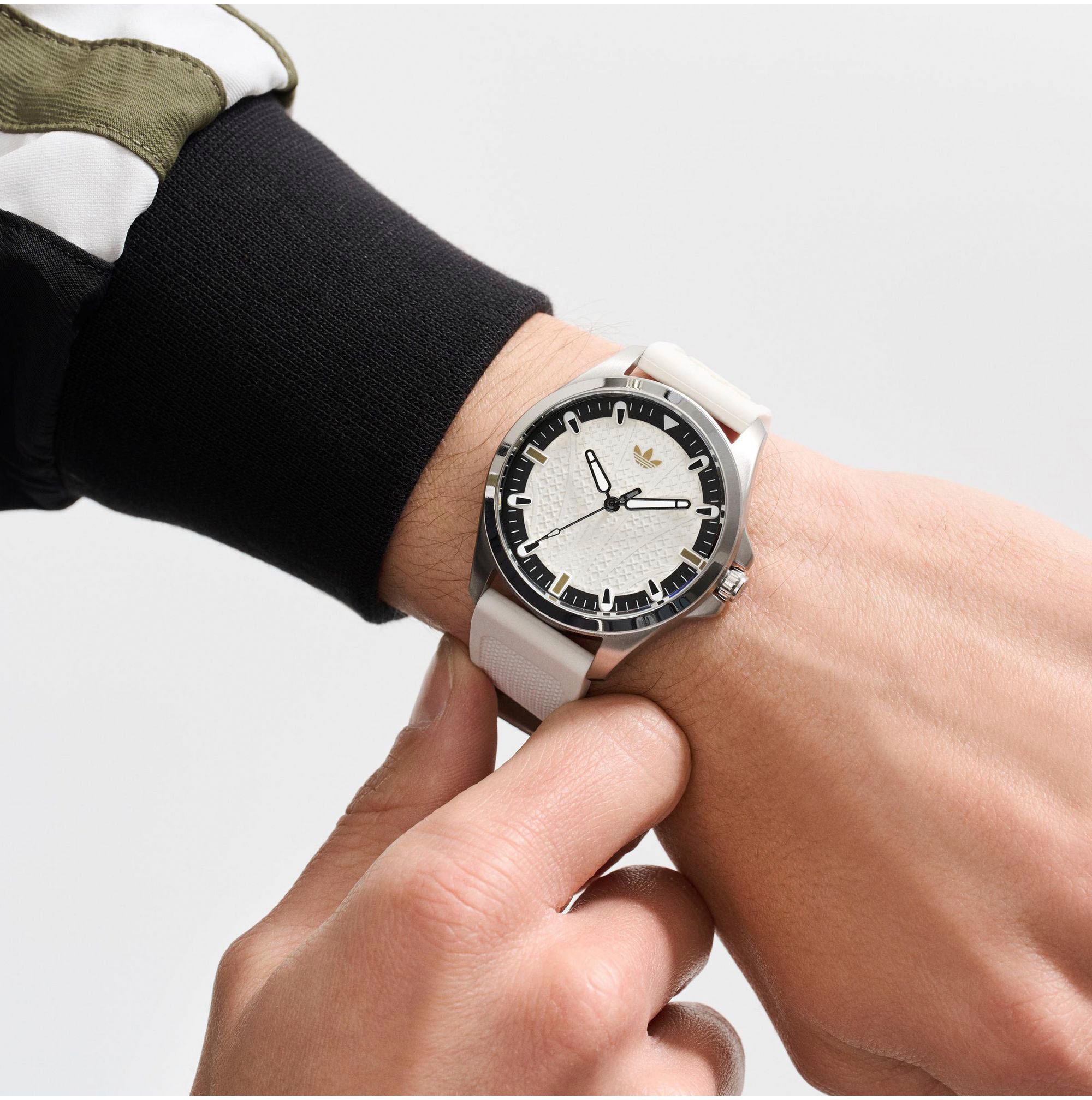 adidas Originals Quarzuhr »ORIGINALS ICONIC ONE«, Armbanduhr,Herrenuhr,Damenuhr,Silikonarmband,wasserabweisend bis 5 bar