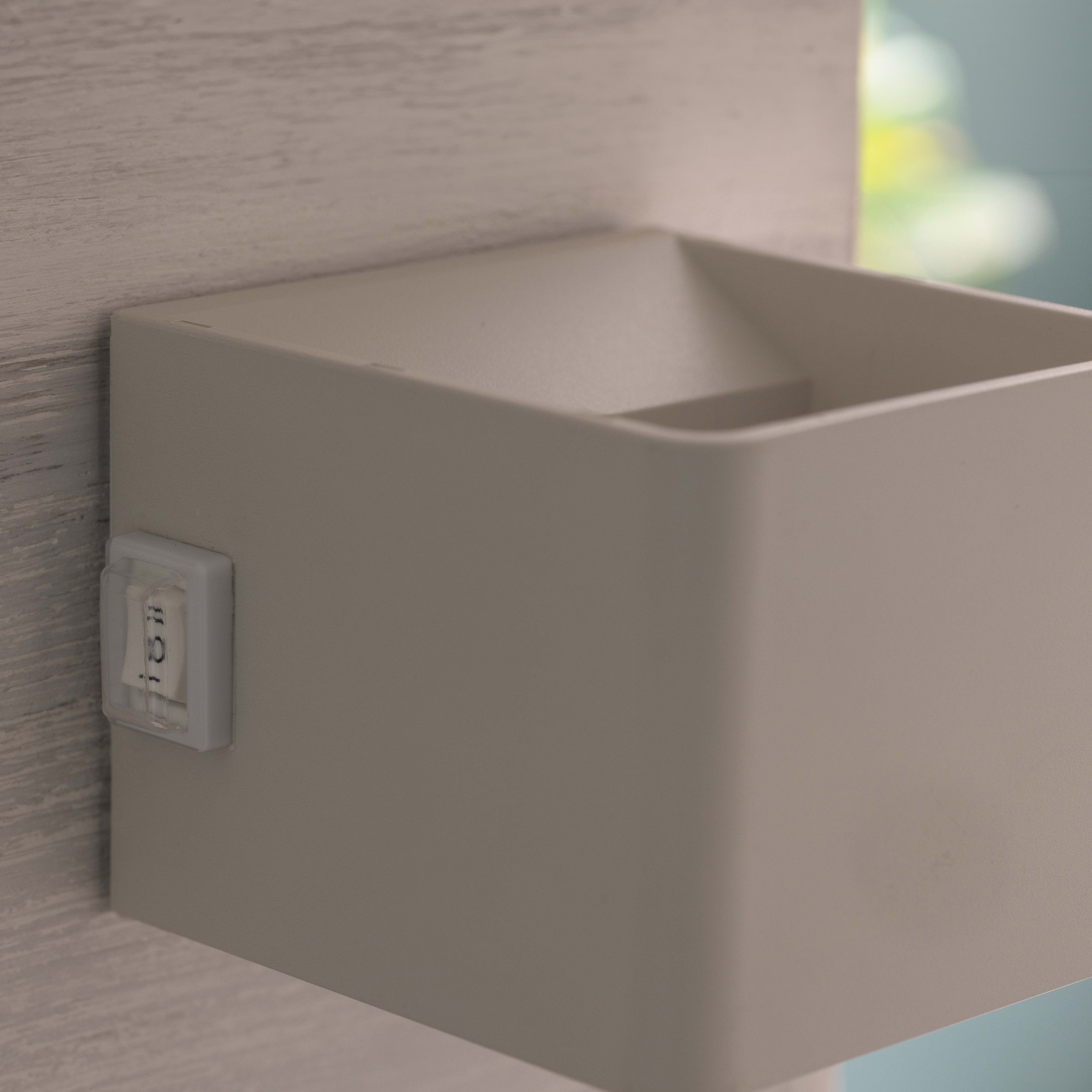 Brilliant Außen-Wandleuchte »Iseo - portable Akkuleuchte inkl. Magnetplatte« LED-Modul 1 Stk. Warmweiß Akku, 300 lm, 3000 K, USB, schwarz, mobile Außenlampe, Wandlampe