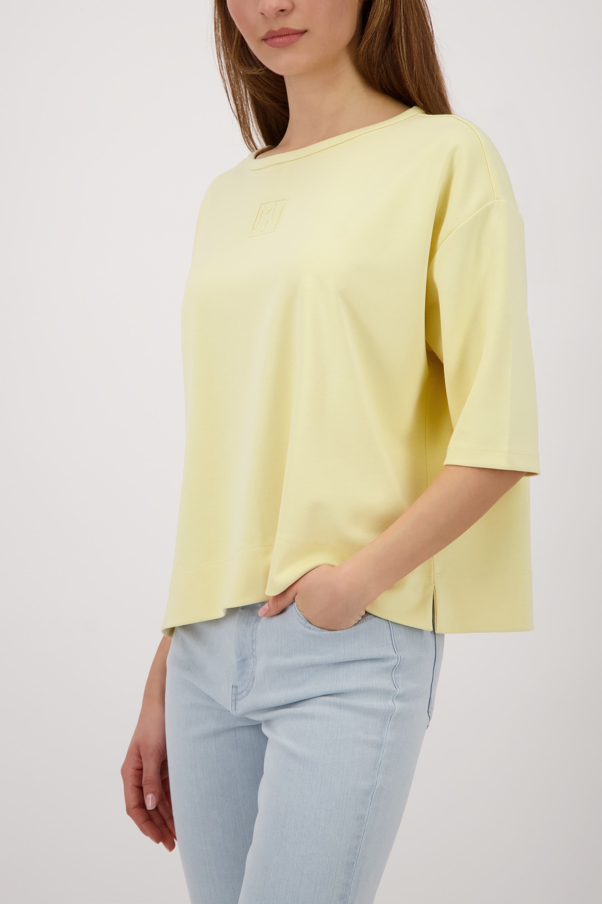 Monari Sweatshirt »Sweatshirt Basic Prägedruck«, Relaxed fit mit Präge-Emblem
