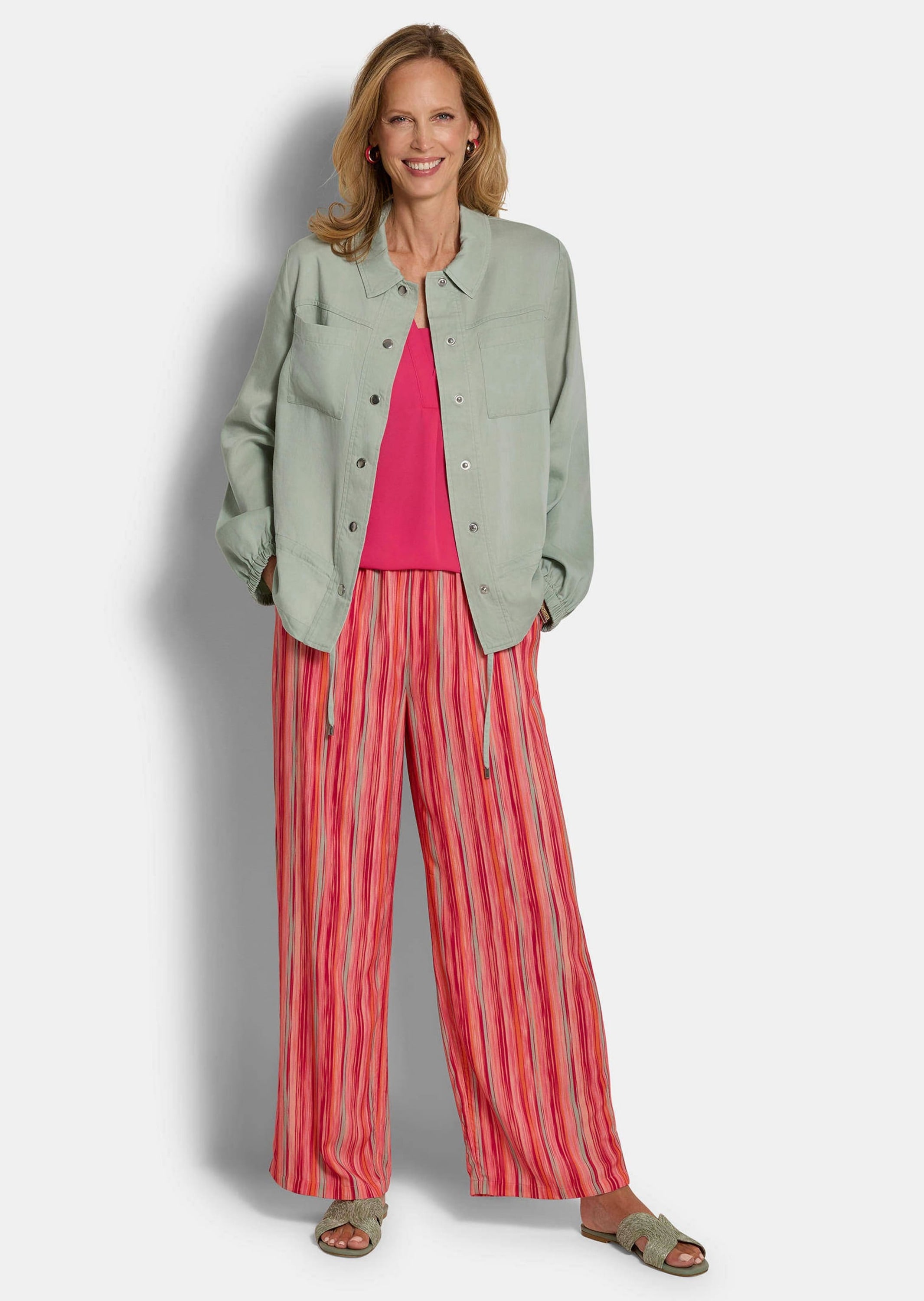 GOLDNER Kurzjacke »Kurzgröße Freizeitjacke mit Hemdkragen« Tunnelzug in der Taillie