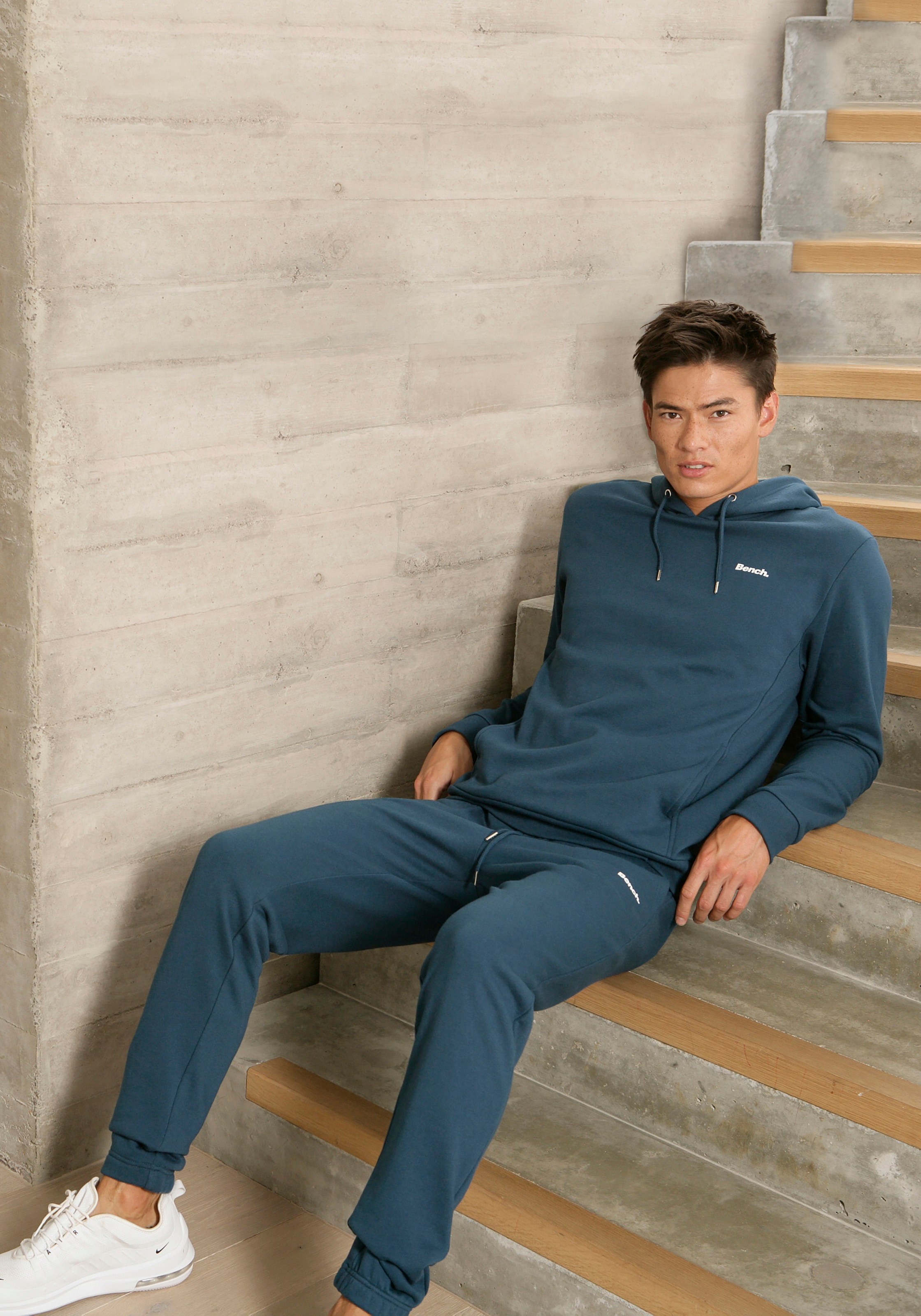 Bench. Loungewear Kapuzensweatshirt, mit seitlichen online OTTO shoppen bei Taschen