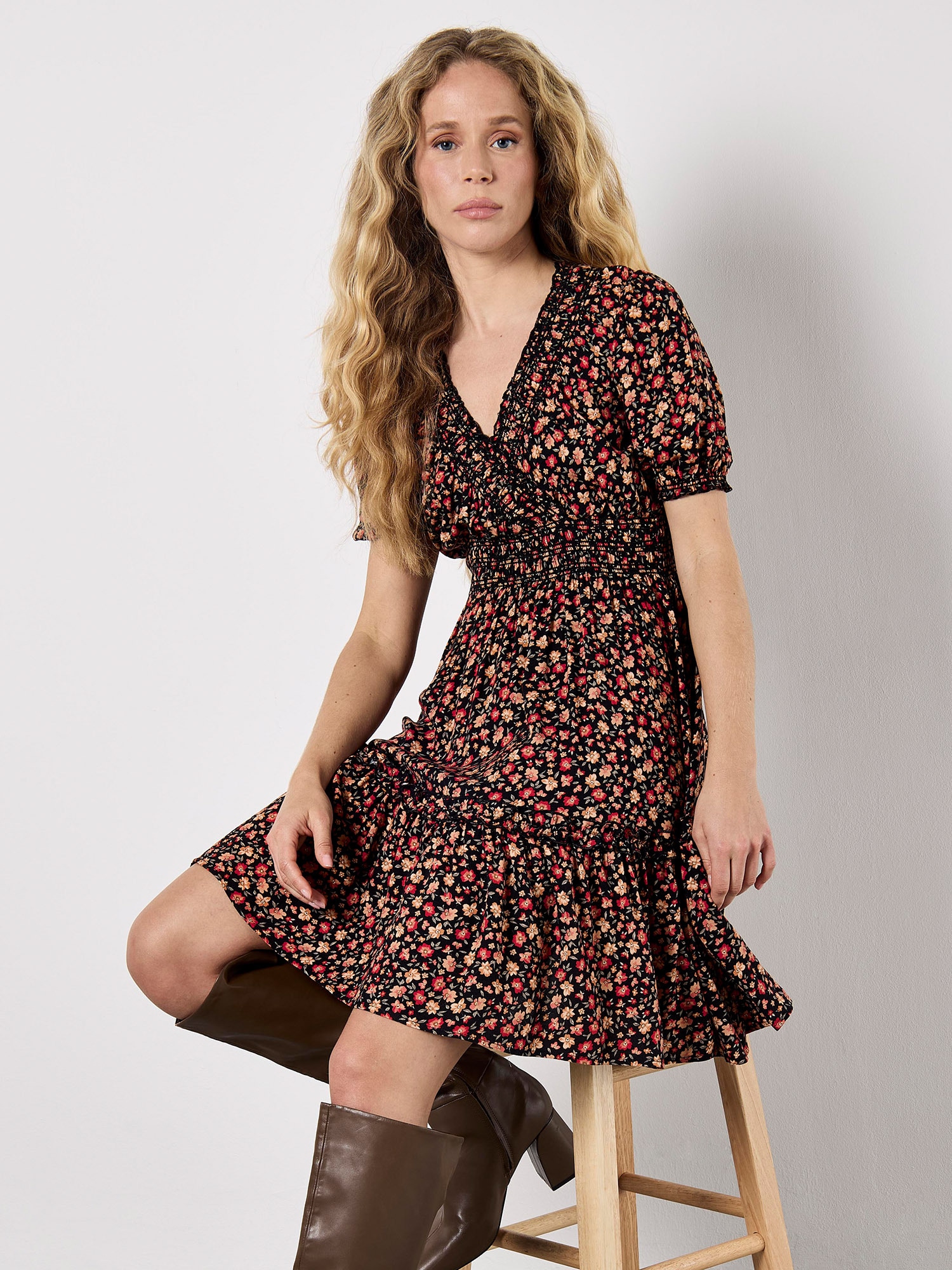 Apricot Minikleid »Mini-Kleid« mit Smokdetails und Blumenmuster