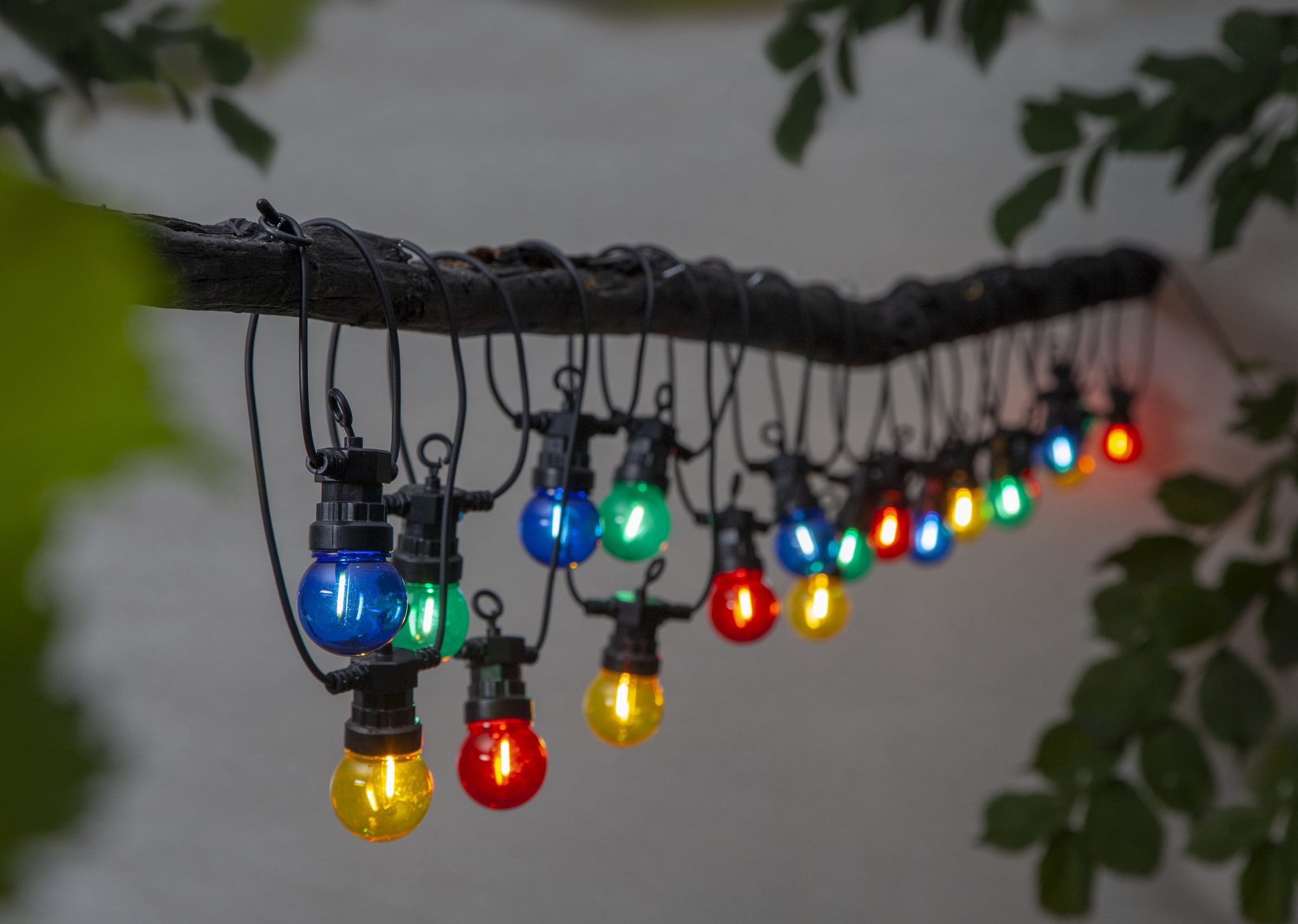 Parforce Traditional Hunting LED-Lichterkette »Circus Small Filament« 20 Stk.-flammig ca. 11,5x5 cm, ca. 8,55 m, Länge mit Trafo, outdoor,
Vierfarb-Karton