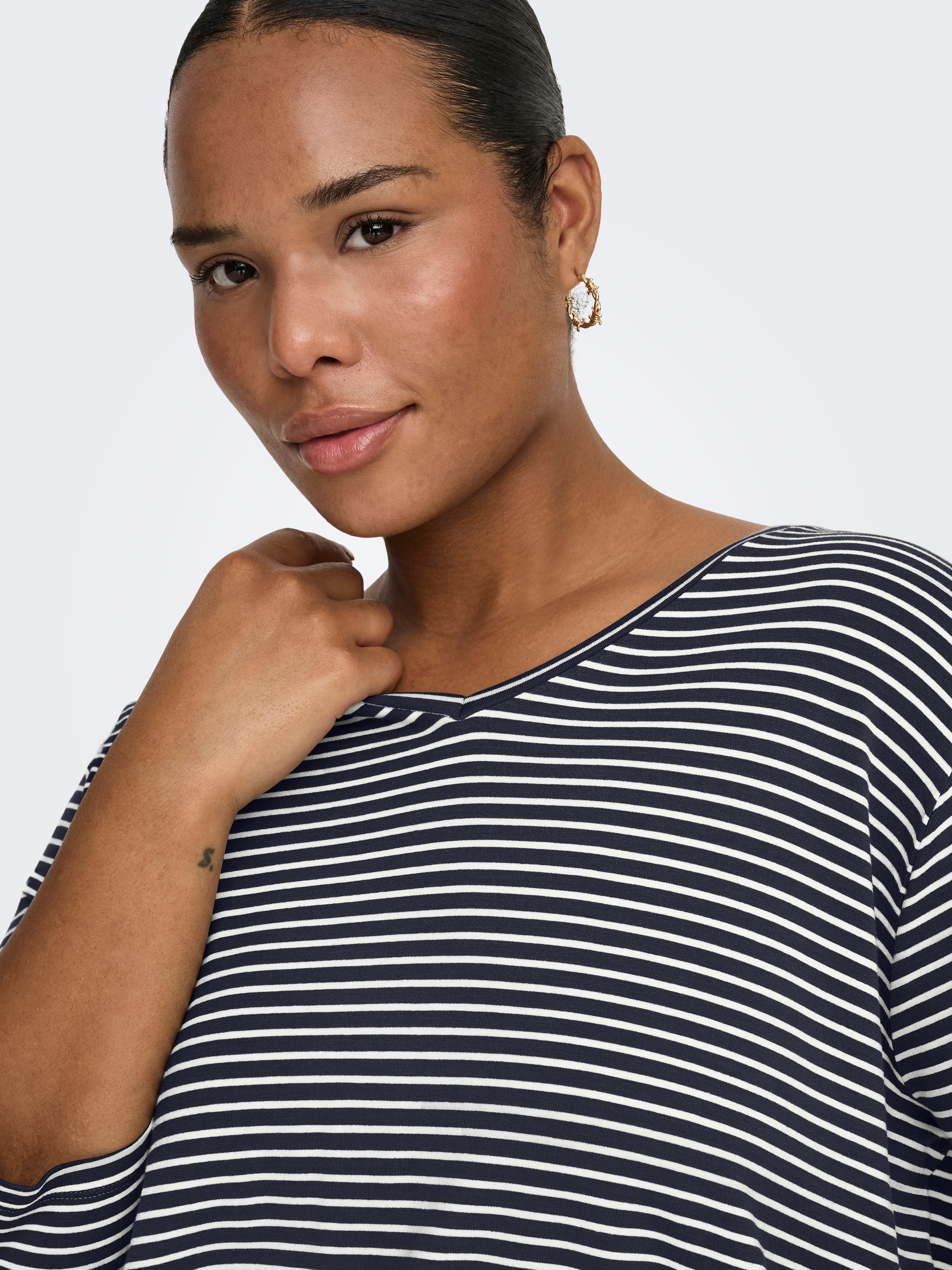 ONLY CARMAKOMA 3/4-Arm-Shirt »CARLINA 3/4 SLEEVE V-NECK BLOUSE JRS«