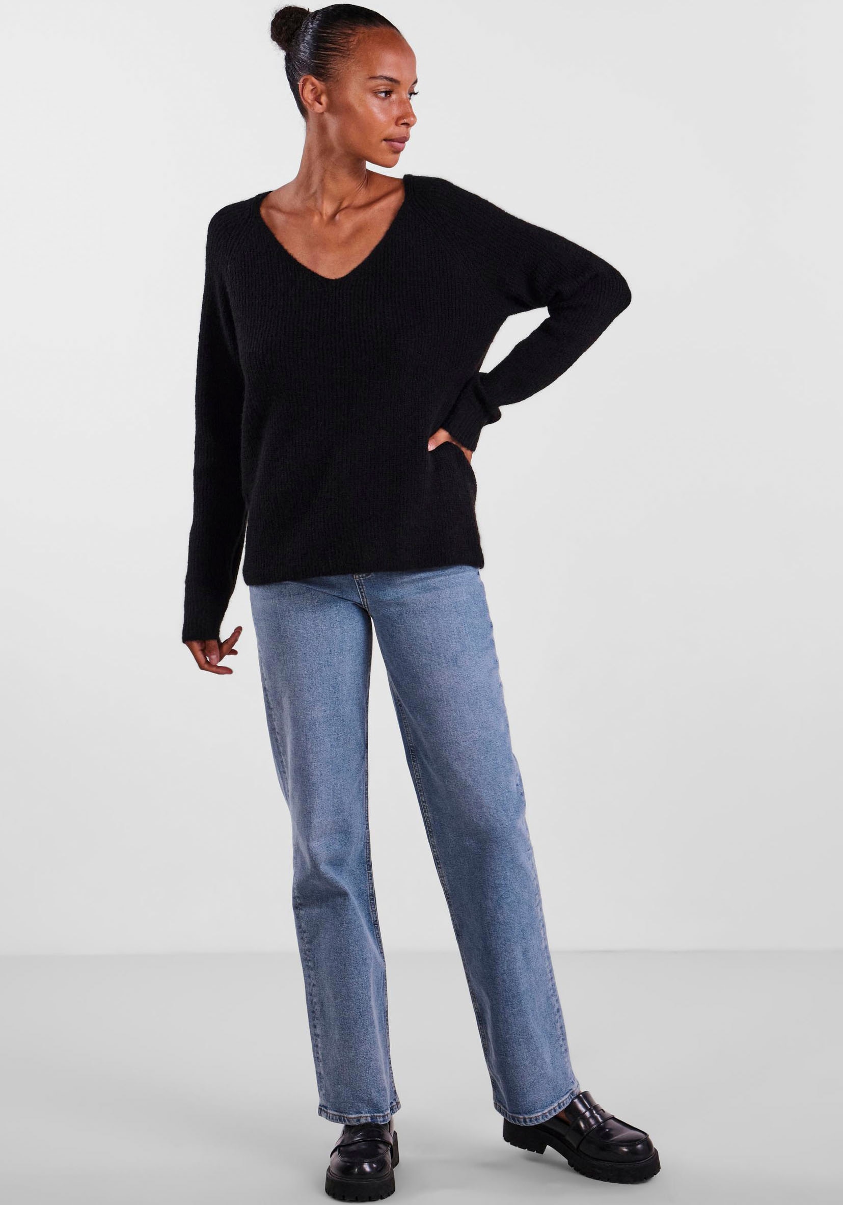 pieces V-Ausschnitt-Pullover »PCELLEN LS V-NECK KNIT NOOS BC«, mit Wolle