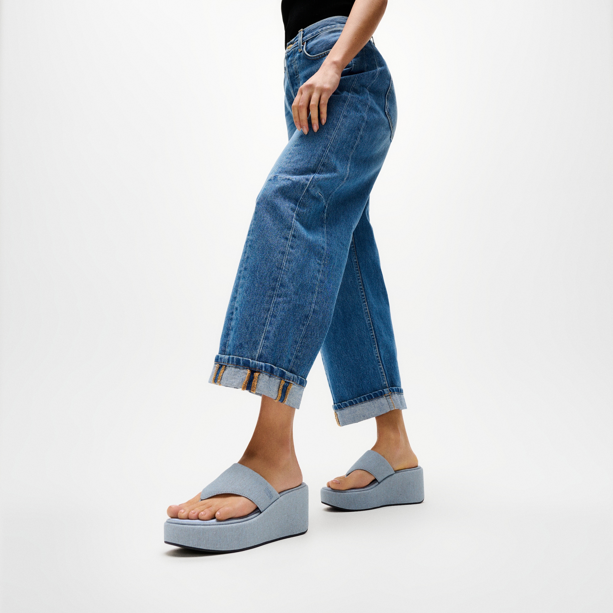 Fitflop Dianette »PLATFFORMS DENIM WEDGE TOE-POST SANDALS«  Plateau, Zehensteg, Sommerschuh mit weichem Zehensteg