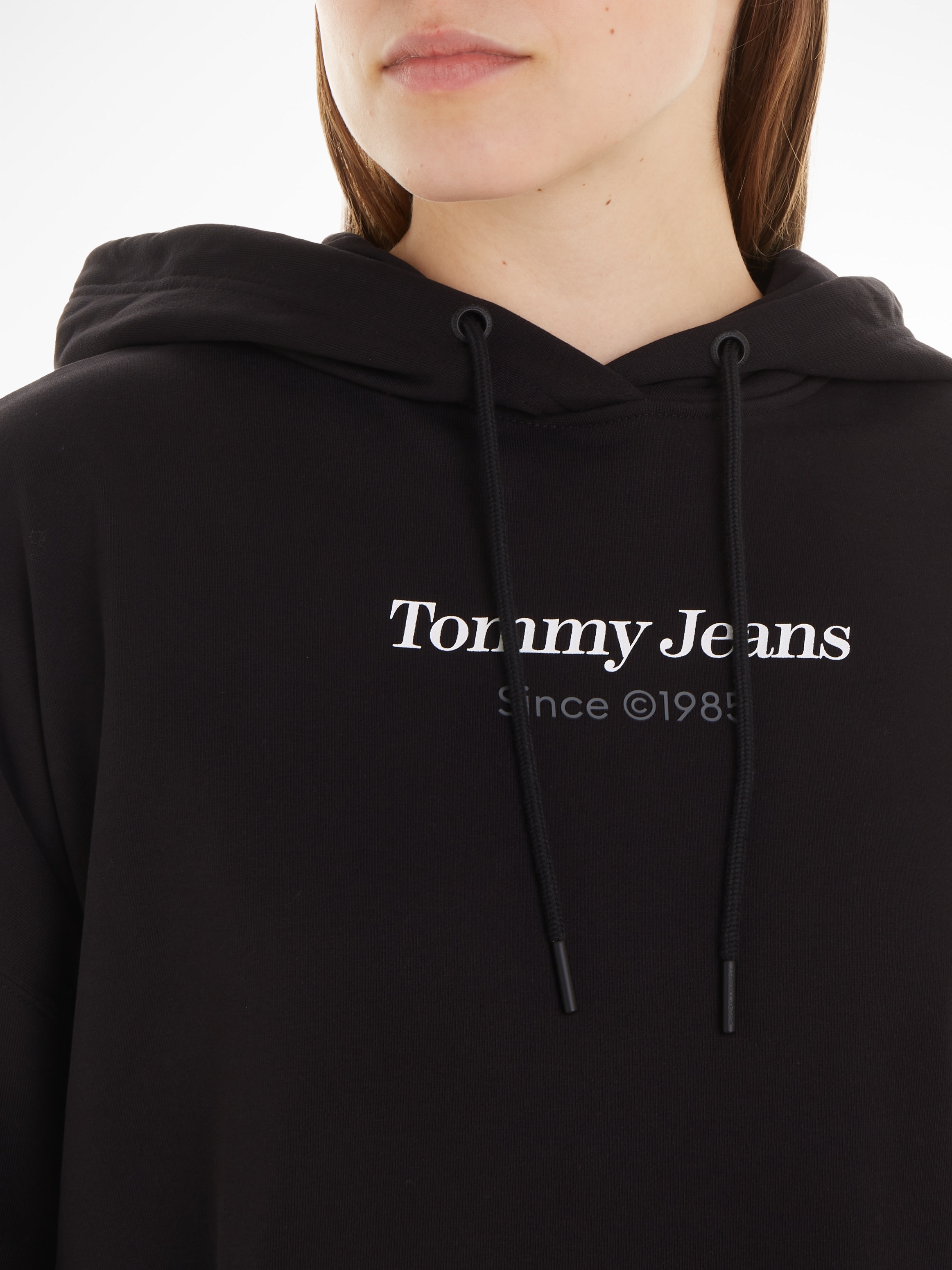 Tommy Jeans Sweatkleid »TJW ESS LOGO 1+ HOODIE DRESS«, mit Logoschriftzug