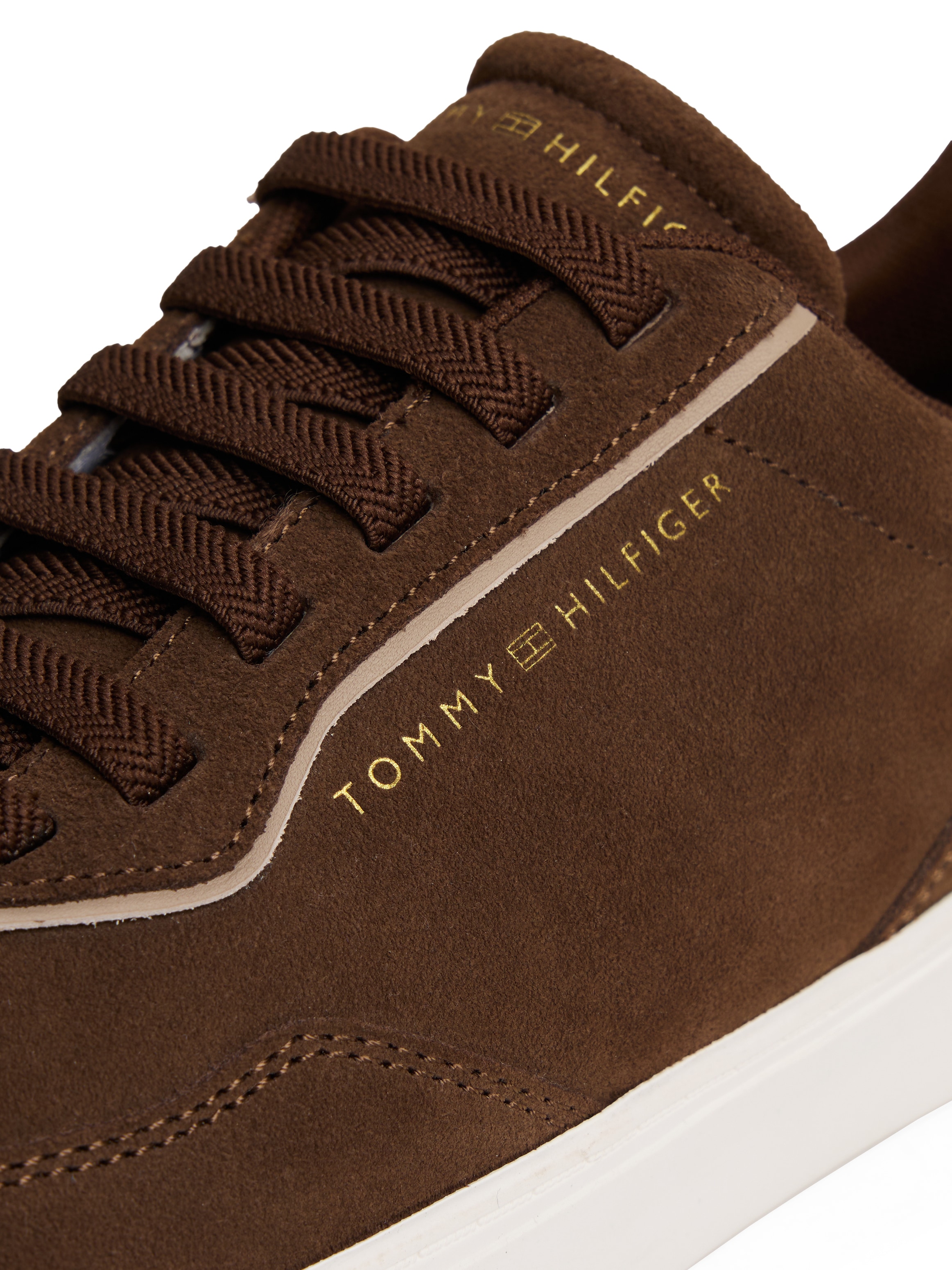 Tommy Hilfiger Plateausneaker »CASUAL SUEDE SNEAKER«  , Freizeitschuh, Halbschuh, Schnürschuh mit seitlicher Logoprägung