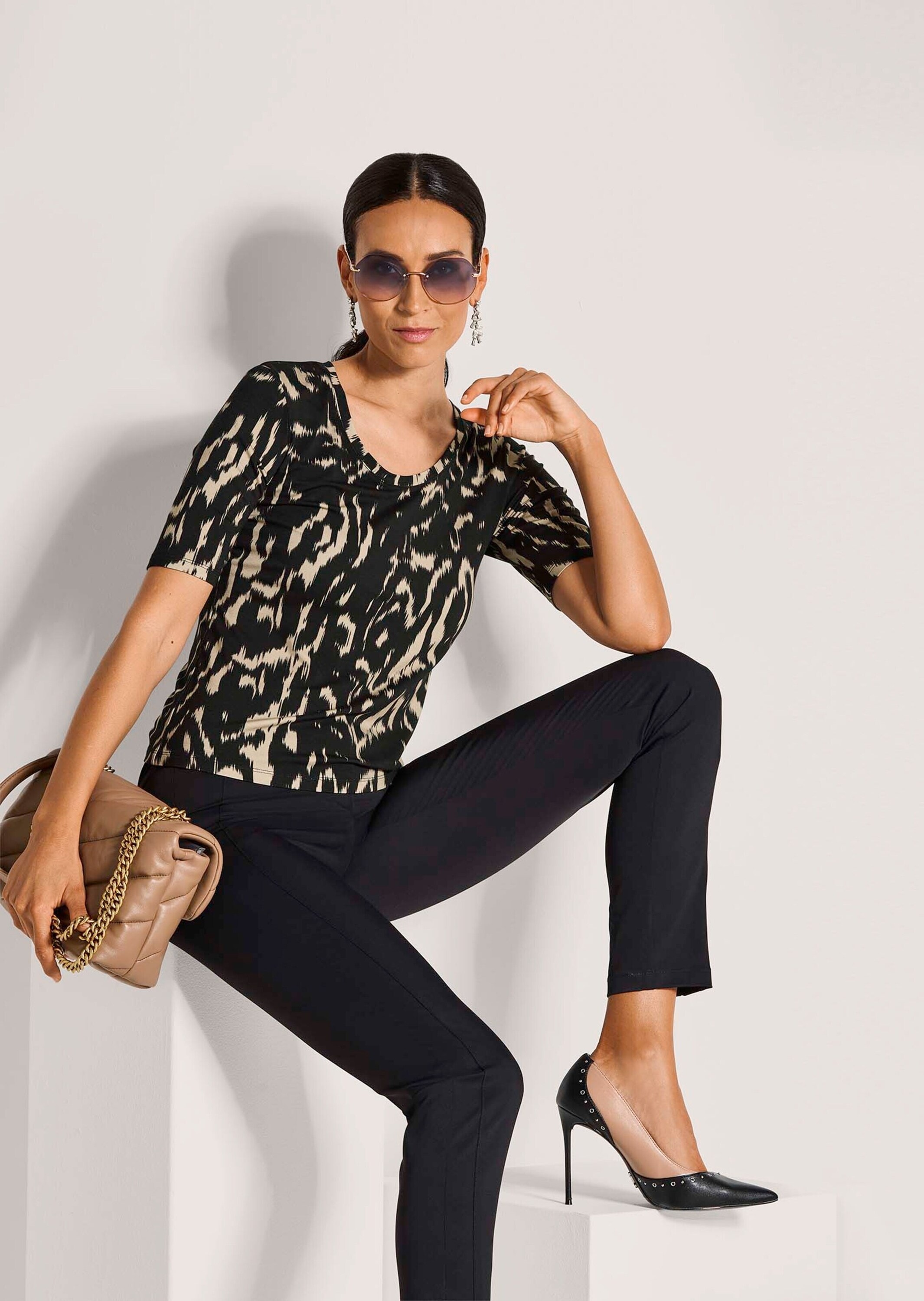 MADELEINE Kurzarmshirt »Blusenshirt Elegantes Viskose-Shirt mit Print«