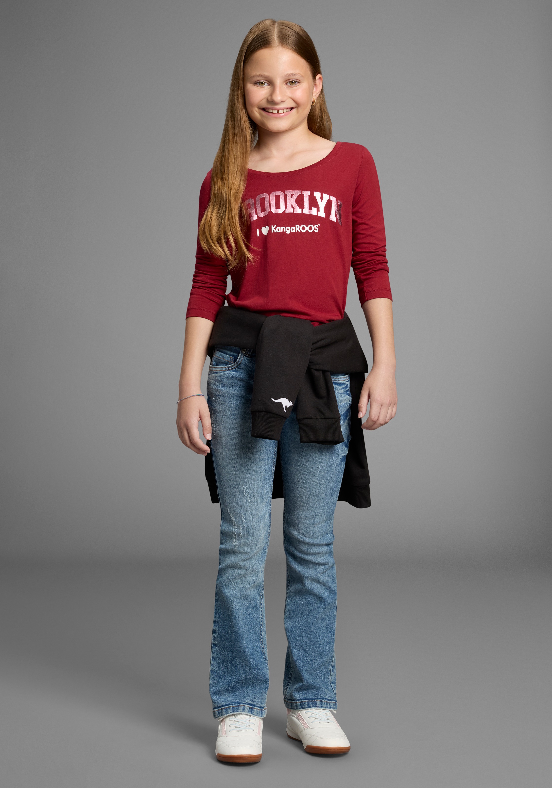 KangaROOS Langarmshirt »Shirt mit BROOKLYN Print«, Trendiger Frontprint