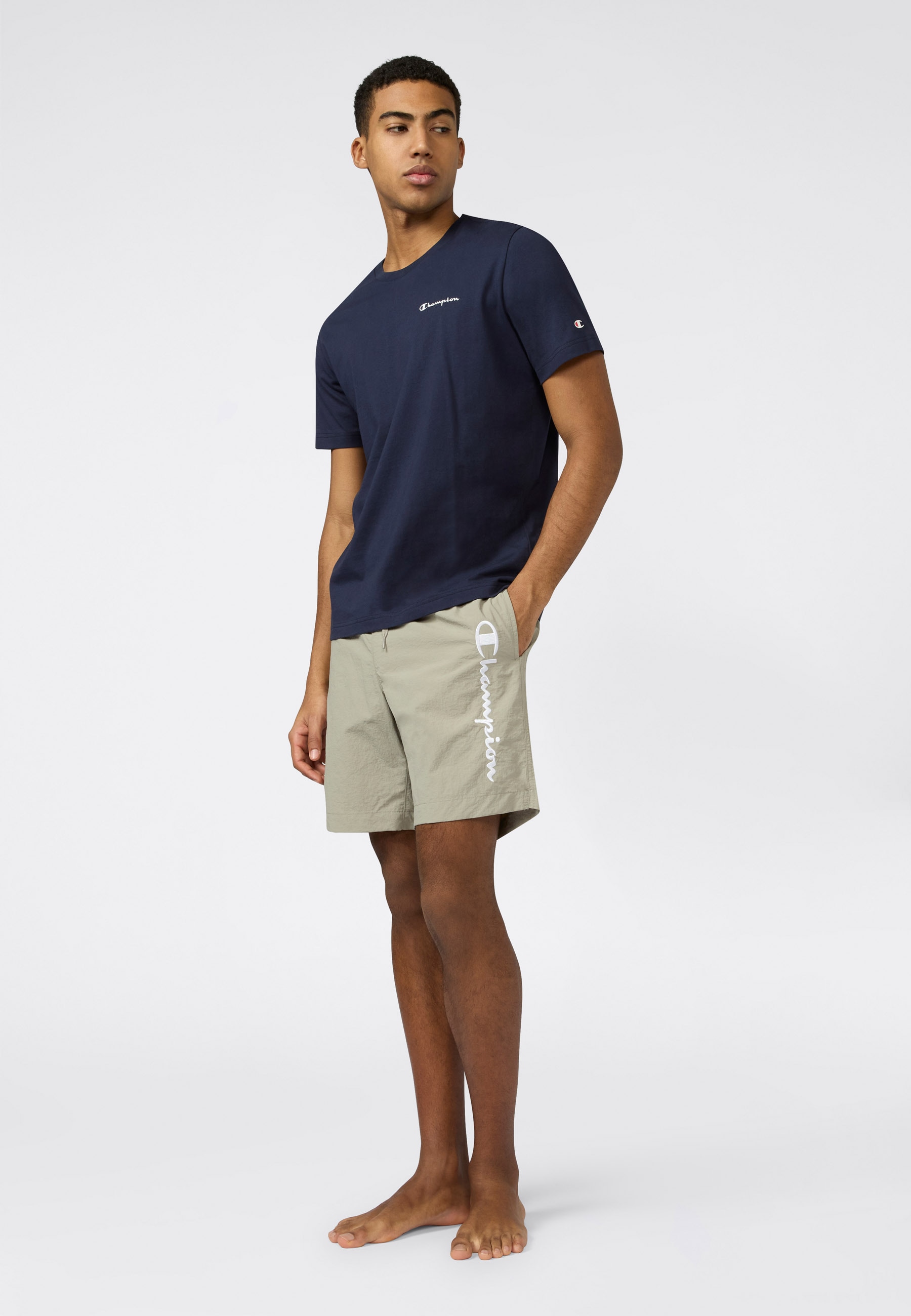 Champion Badeshorts »Beachshort Standard Fit« mit Logostickerei, unifarben, pflegeleicht, schnell trocknend