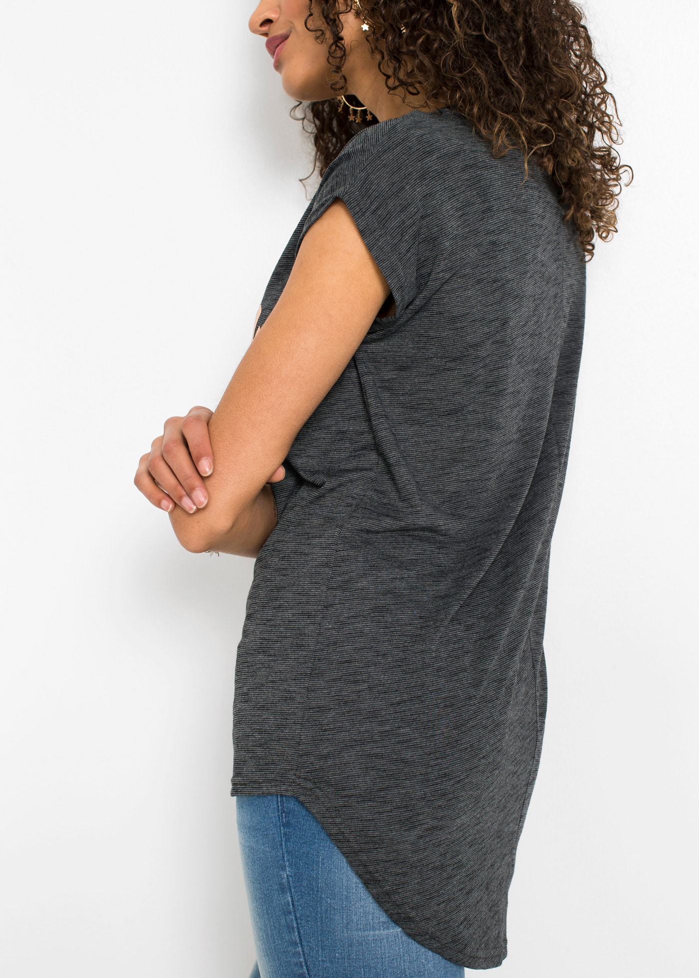 bonprix Longshirt »Longshirt aus Viskose-Mix« Oversize Passform, Kurzarm-Design, aus Viskose-Mix