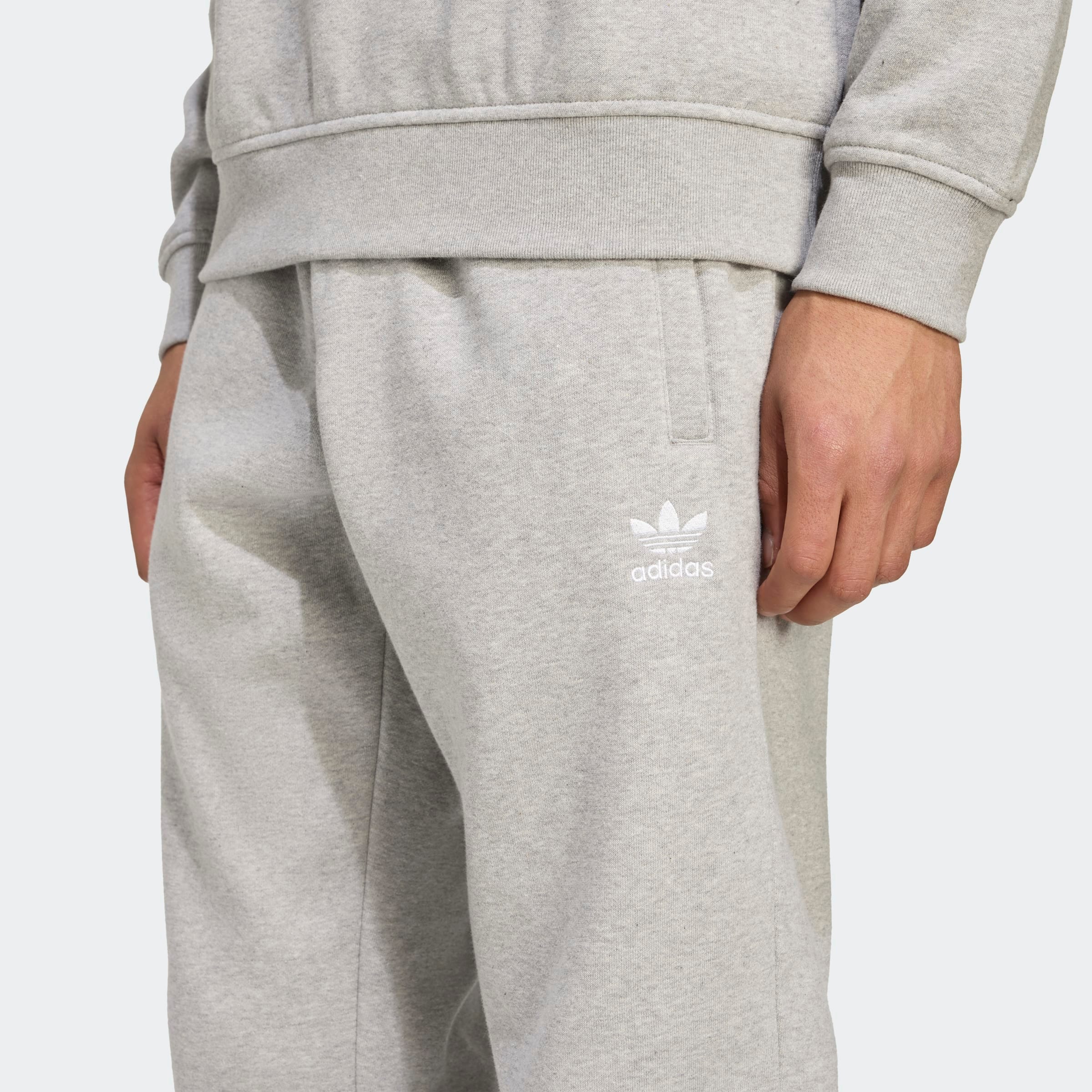 adidas Originals Sporthose »TREFOIL ESSENTIALS«  schmale Passform, mit flauschiger Innenseite, mit Rippbündchen