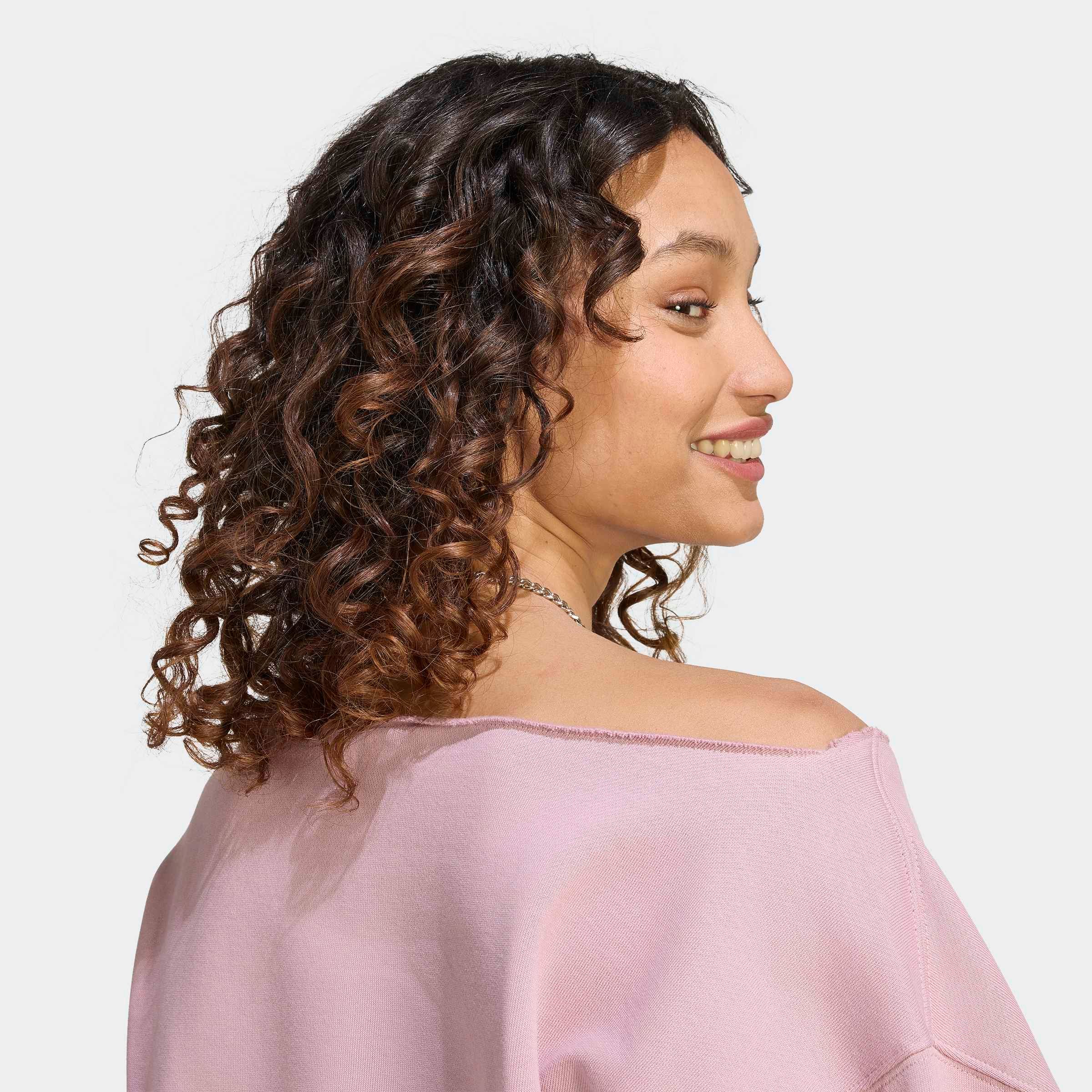 adidas Originals Sweatshirt »ESS CRW LO«, mit sportlichem Stil, ohne Verschluss, in normaler Länge
