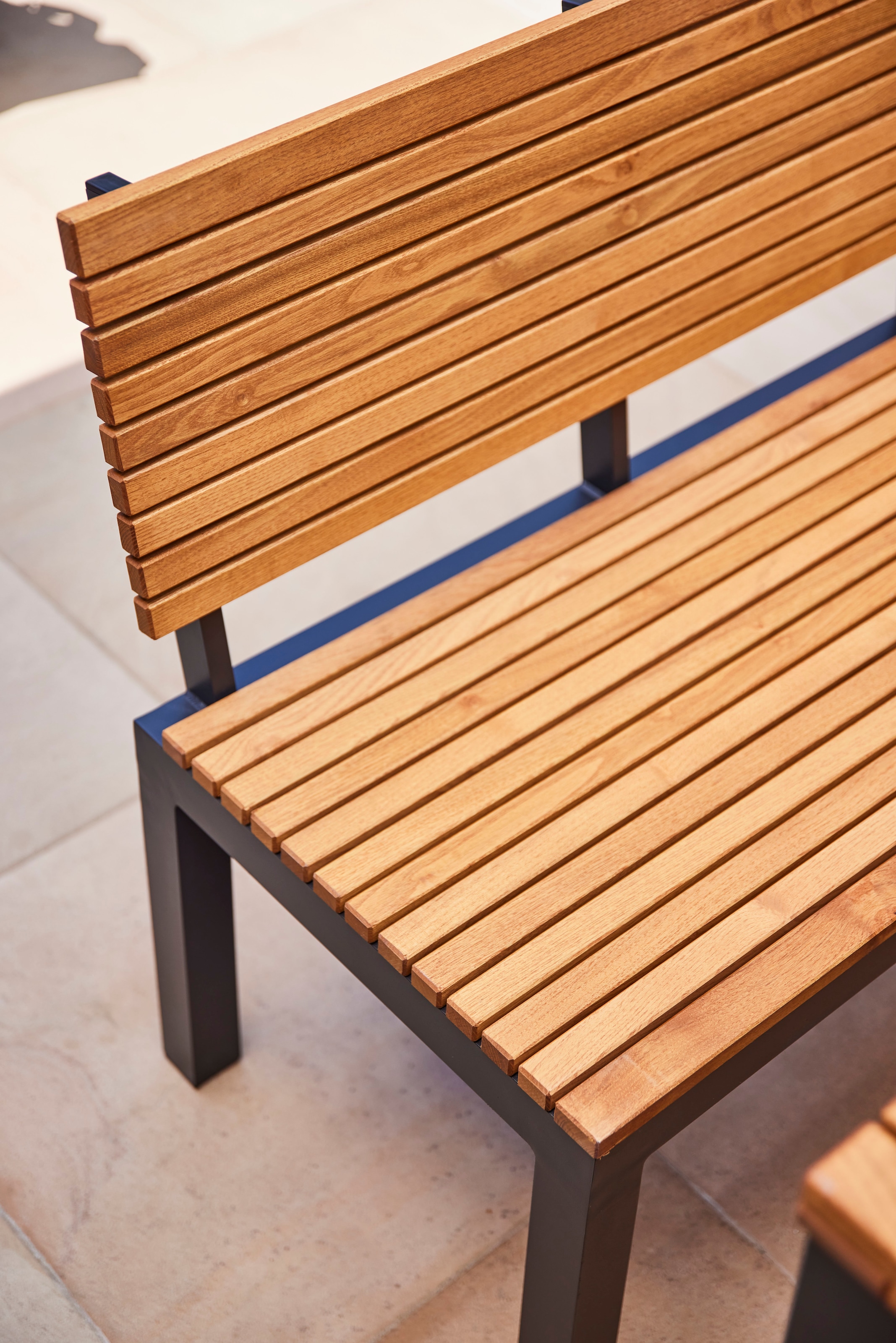 Siena Garden Gartenbank »Bozen 3er Aluminiumgestell anthrazit Robininenholz« Flächen aus Robinienholz FSC® 100%