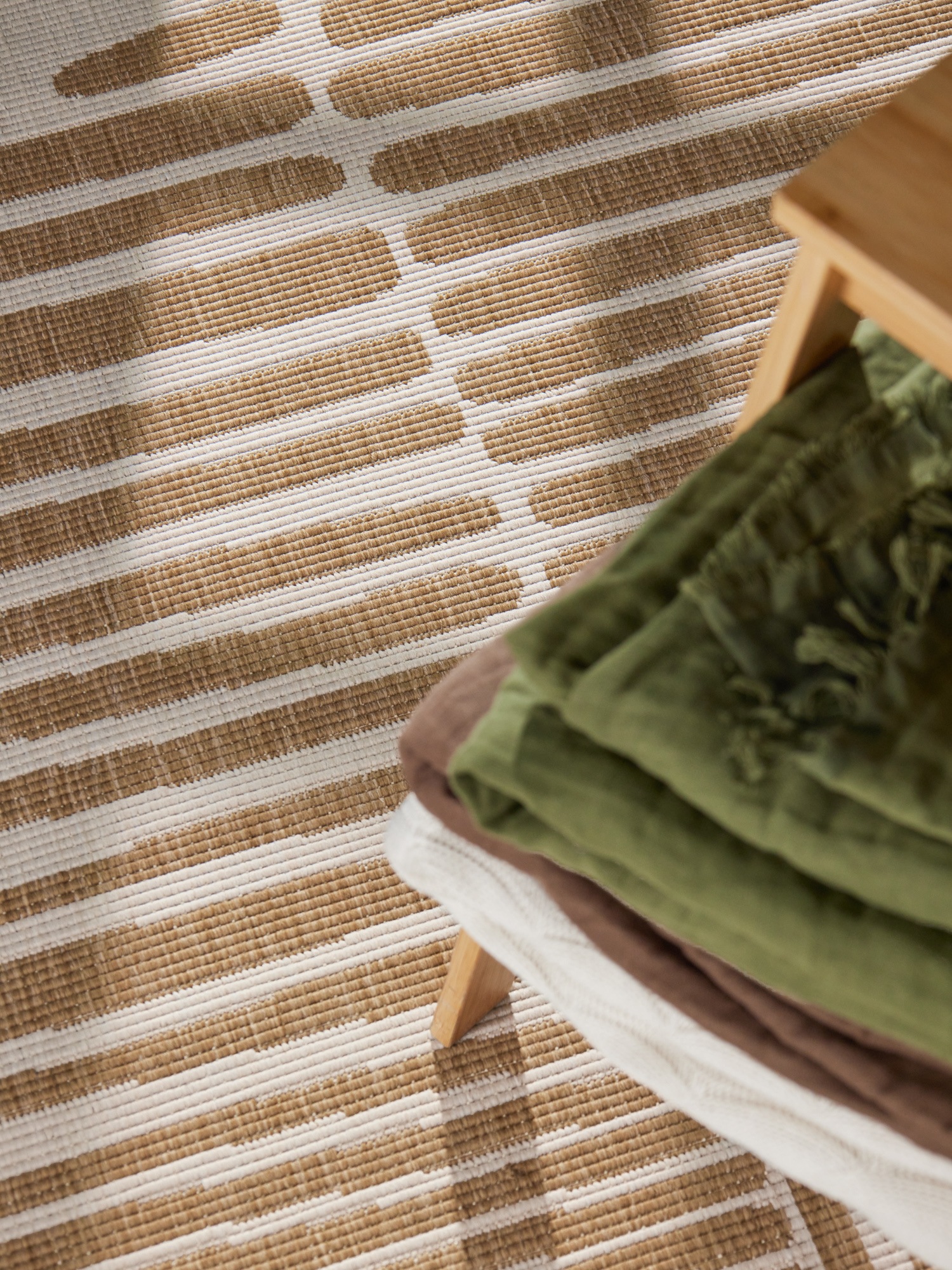 Ted Baker Teppich »Bounds« rund 8 mm Höhe Designteppich, Wetterfest, Pflegeleicht, Modern, Wohnzimmer, Terrasse