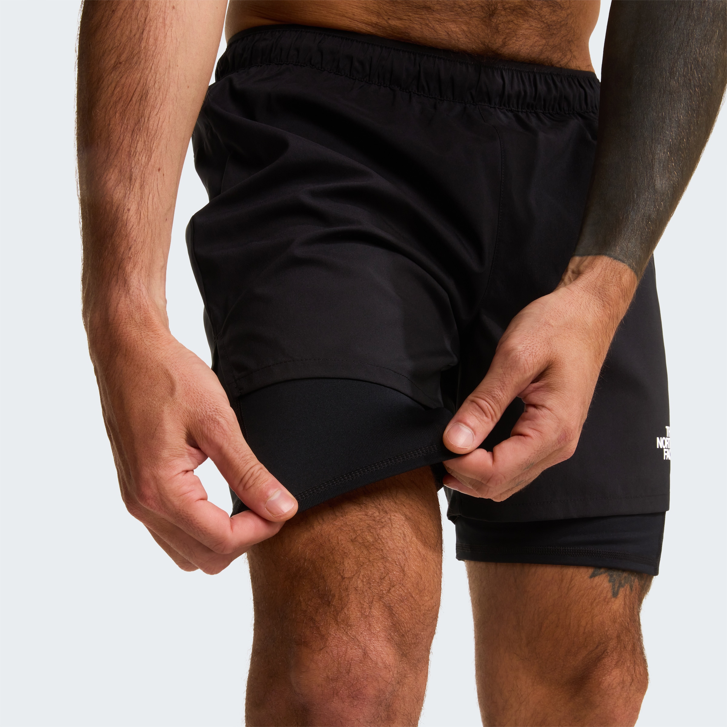 The North Face Trainingsshorts »M LIGHTBRIGHT 2IN1 SHORT 5IN«  aus Polyester, mit FlashDry™-Technologie, enge Passform